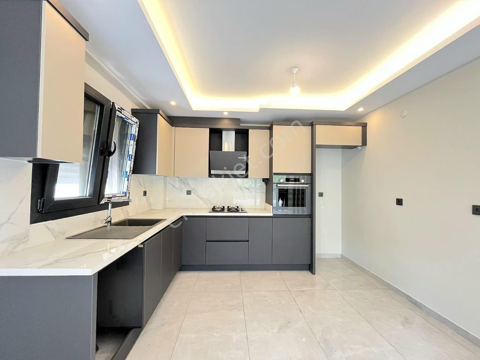 ▶ ▶ Akçay Körfez'den Konumuyla Ayrıcalıklı Çift Mutfaklı 3+1 Satılık Villa - Görsel 9