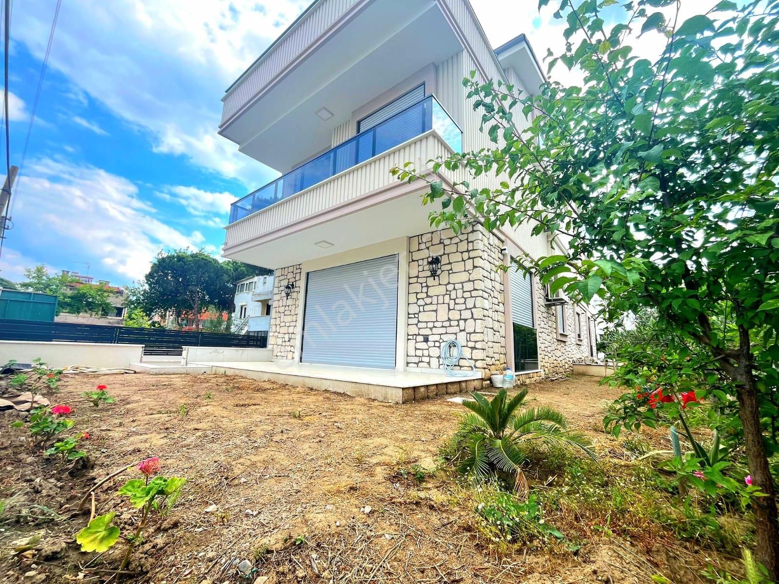 ▶ ▶ Akçay Körfez'den Konumuyla Ayrıcalıklı Çift Mutfaklı 3+1 Satılık Villa - Görsel 3