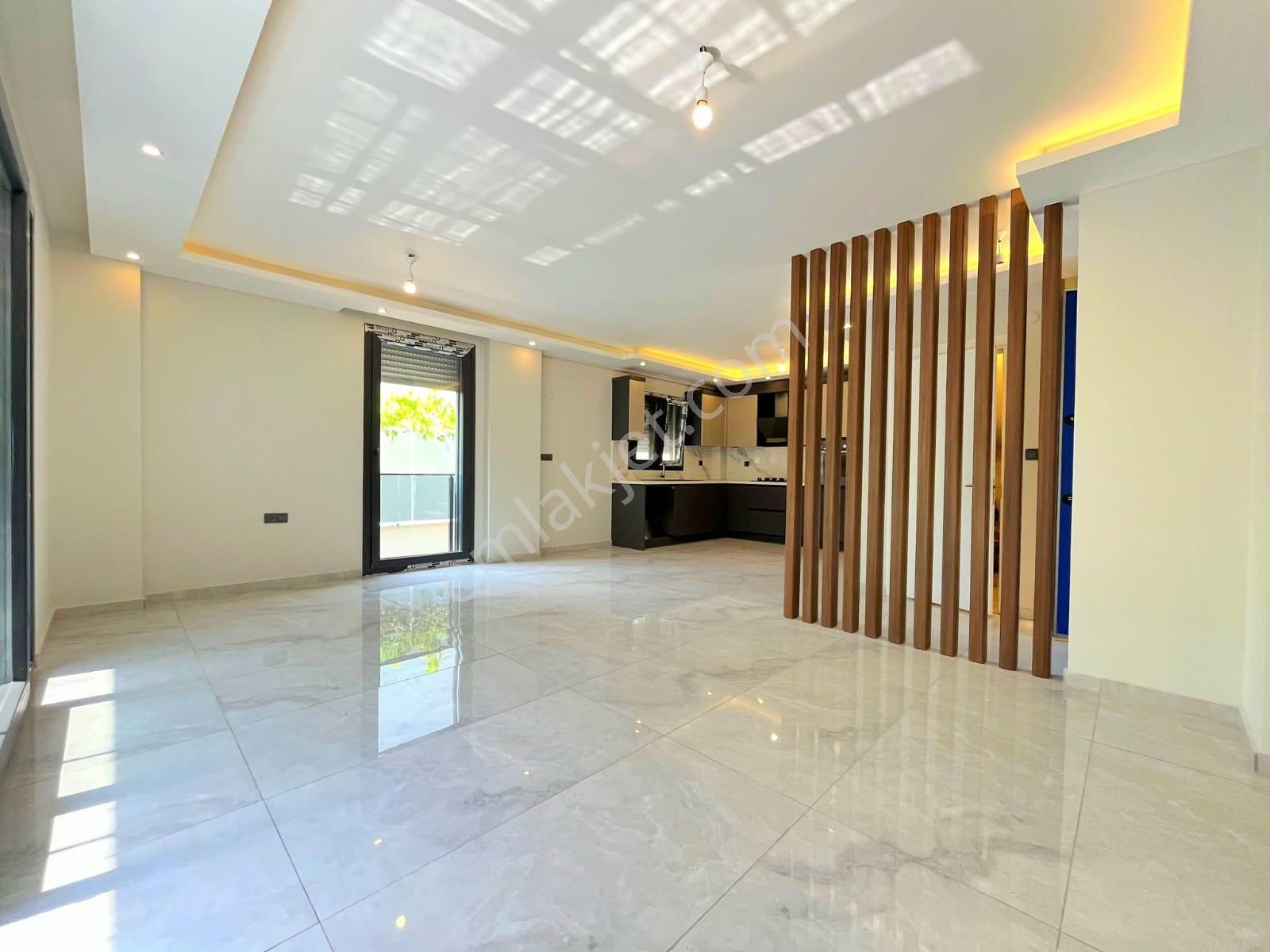 ▶ ▶ Akçay Körfez'den Konumuyla Ayrıcalıklı Çift Mutfaklı 3+1 Satılık Villa - Görsel 13