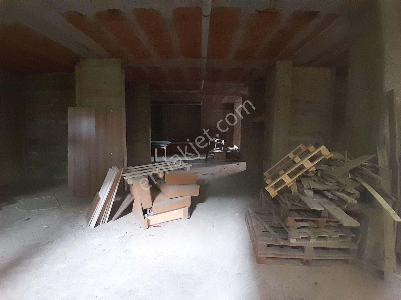 Marmara Hast.yakın Metroya Yürüme Kiralık 150m2 Depo Yüksek Tava