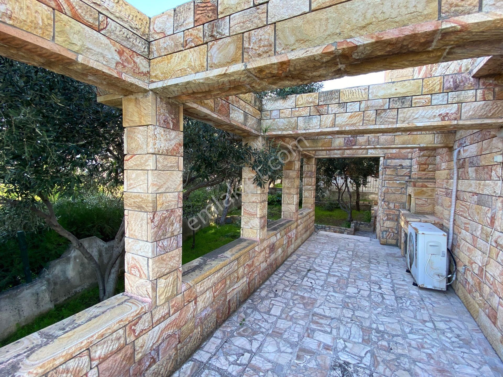 Ayvalık Armutçuk Sahilinde Denize Sıfır Eşsiz Manzaralı 3+1 Dubleks - Görsel 8