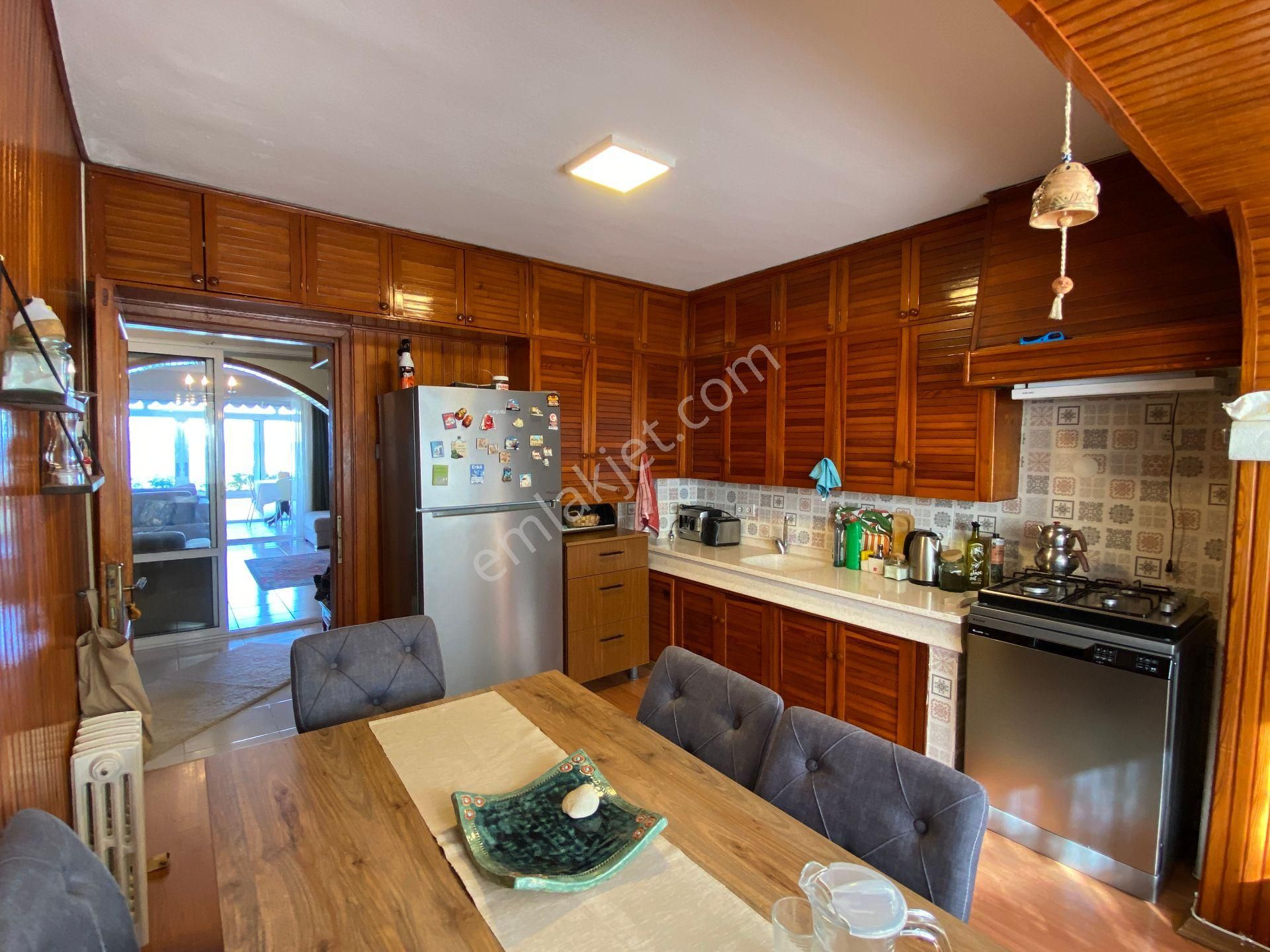 Ayvalık Armutçuk Sahilinde Denize Sıfır Eşsiz Manzaralı 3+1 Dubleks - Görsel 22