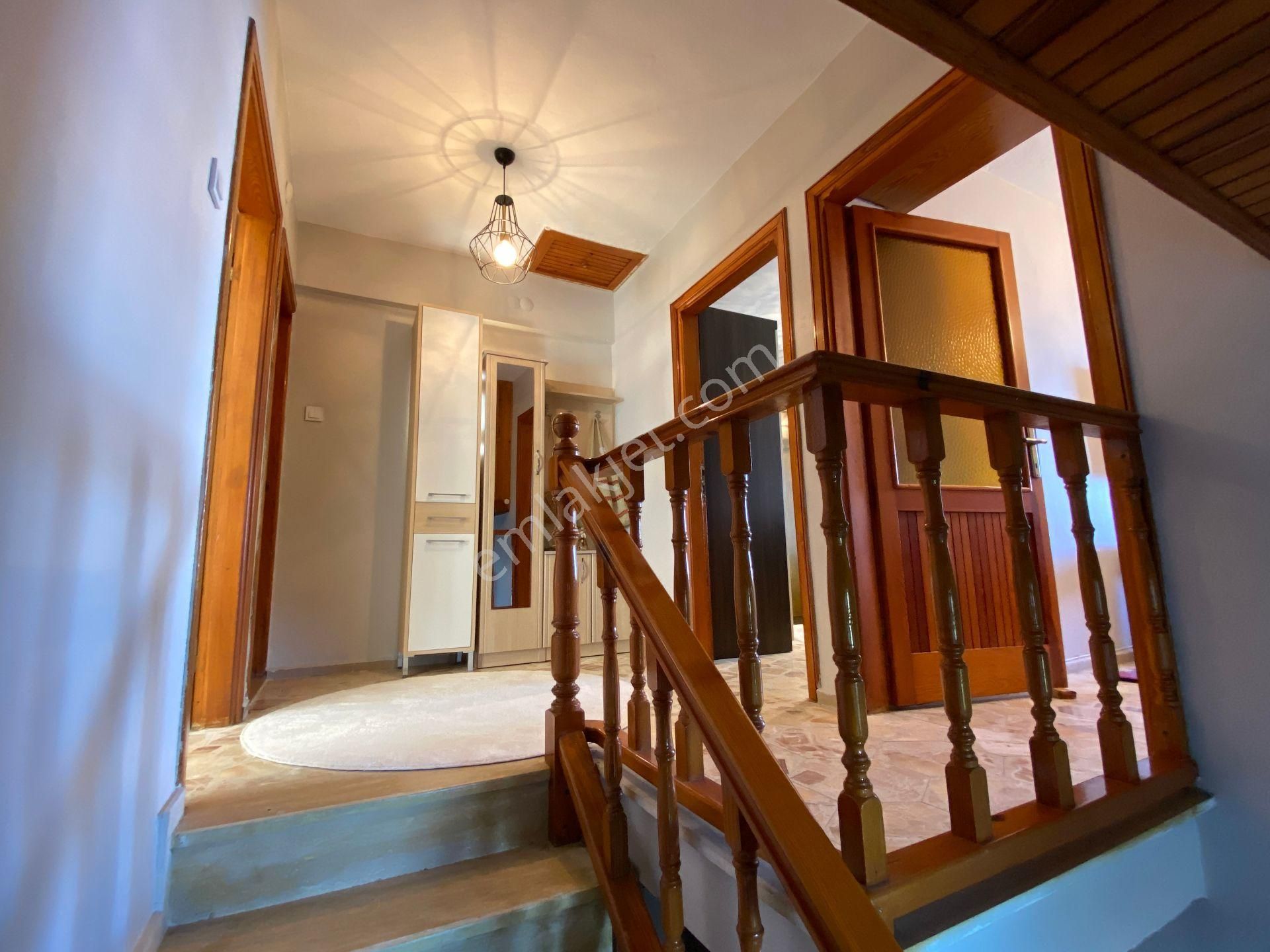 Ayvalık Armutçuk Sahilinde Denize Sıfır Eşsiz Manzaralı 3+1 Dubleks - Görsel 24