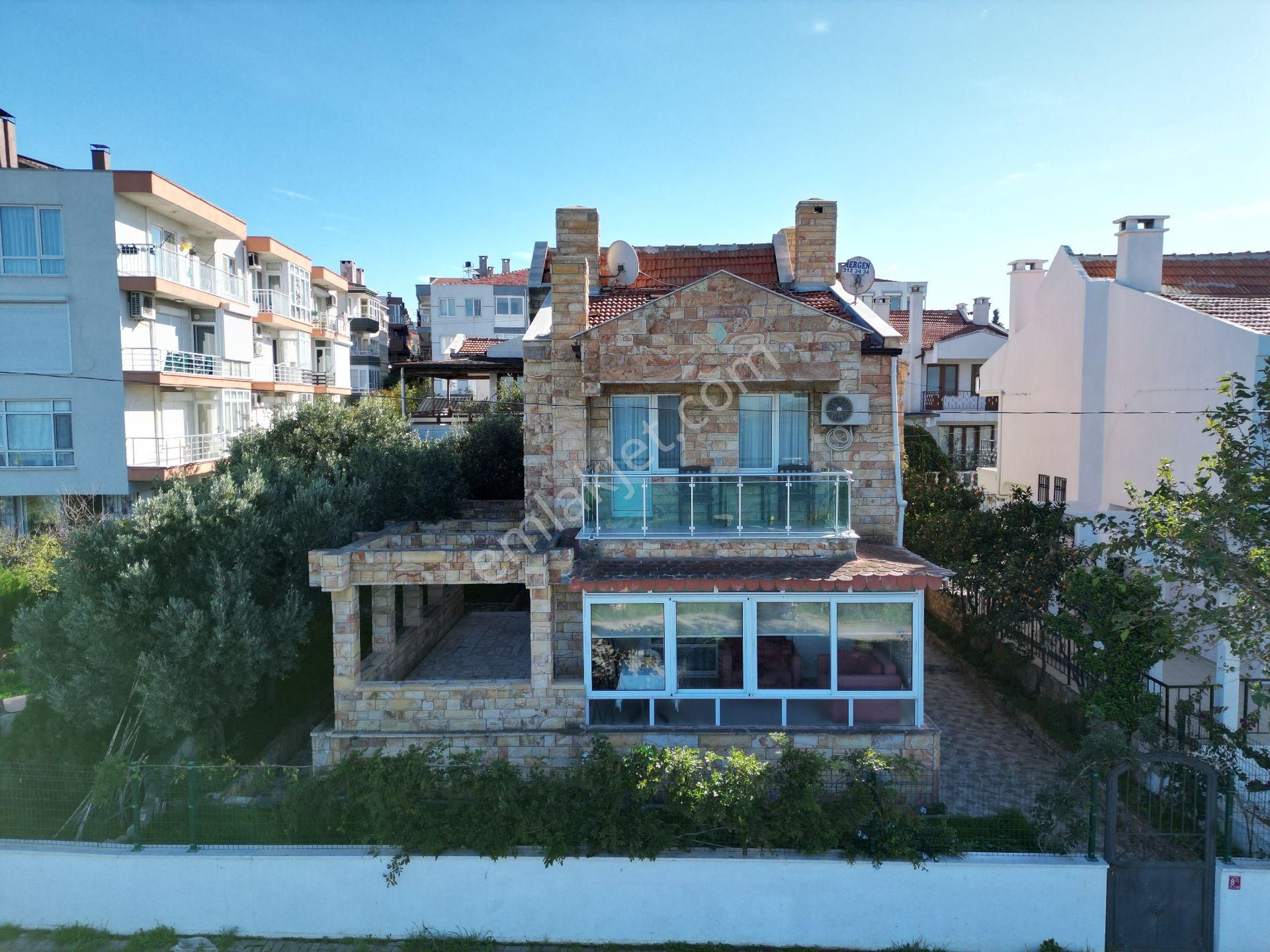 Ayvalık Armutçuk Sahilinde Denize Sıfır Eşsiz Manzaralı 3+1 Dubleks - Görsel 2