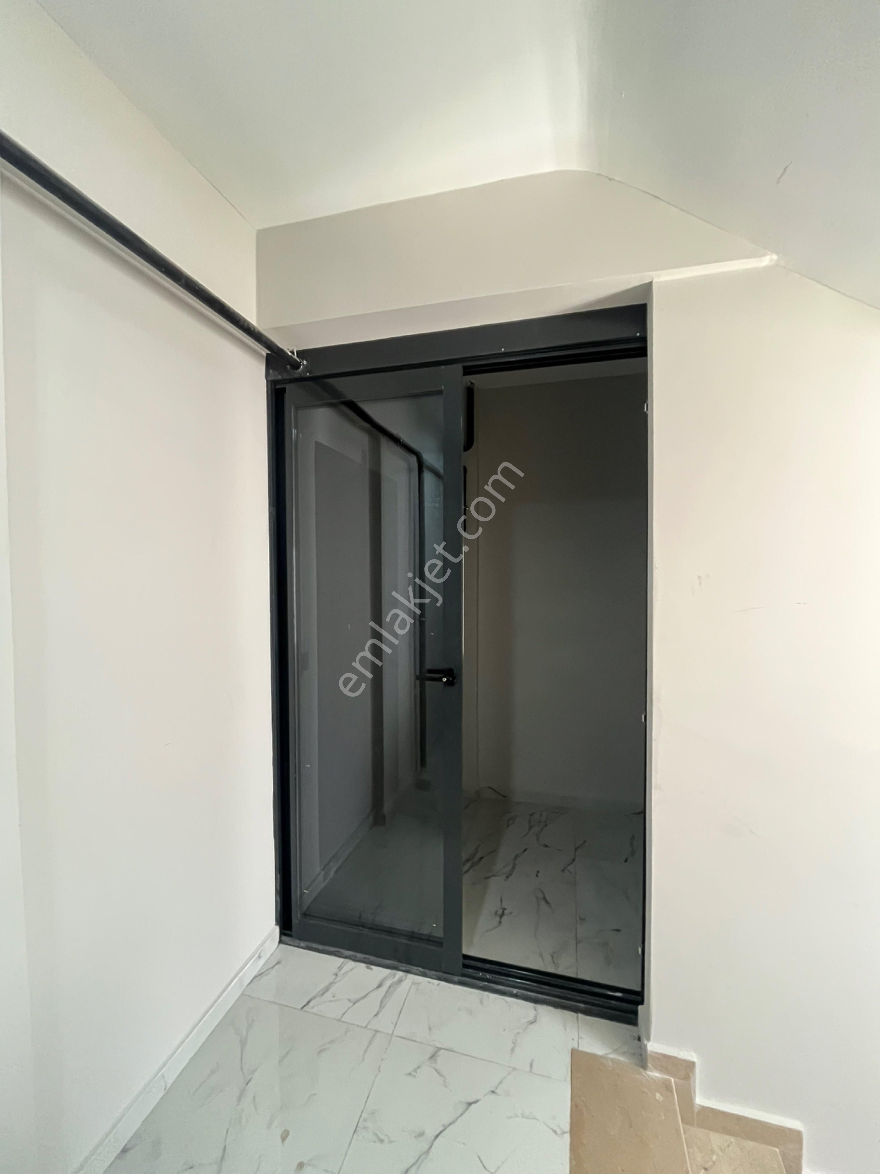 Selahaddini Eyyübi Mahallesi Satılık 3+1 Cadde Üzeri Daire