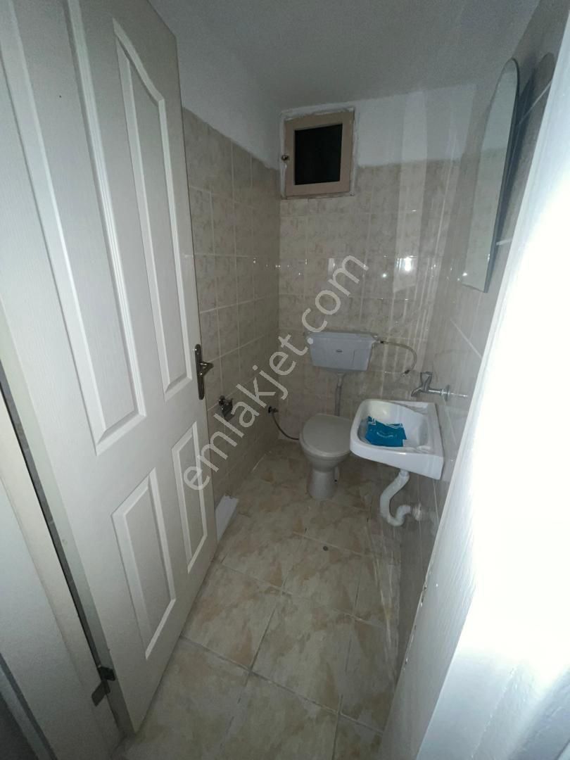 Ümraniye Atatürk Mahallesi Çarşı Metro Yürüme Mesafesi İçi Yapılı Kiralık Daire Ev - Görsel 5