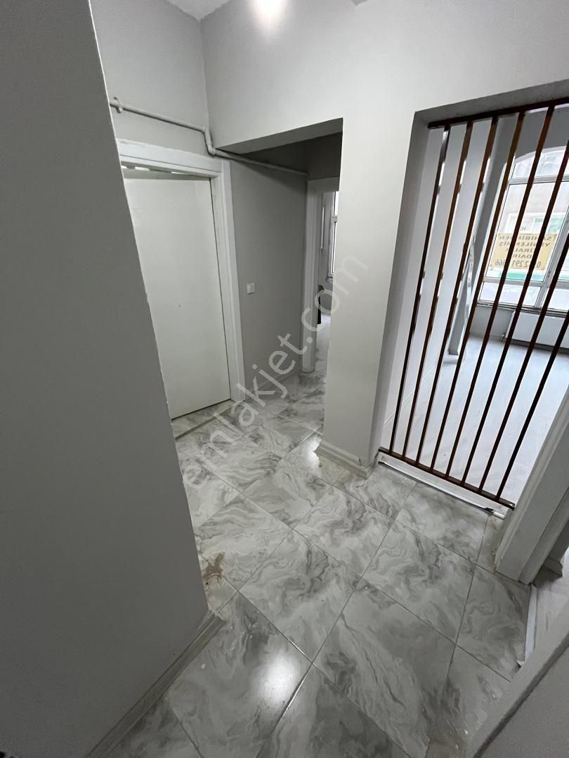 Ümraniye Atatürk Mahallesi Çarşı Metro Yürüme Mesafesi İçi Yapılı Kiralık Daire Ev - Görsel 6