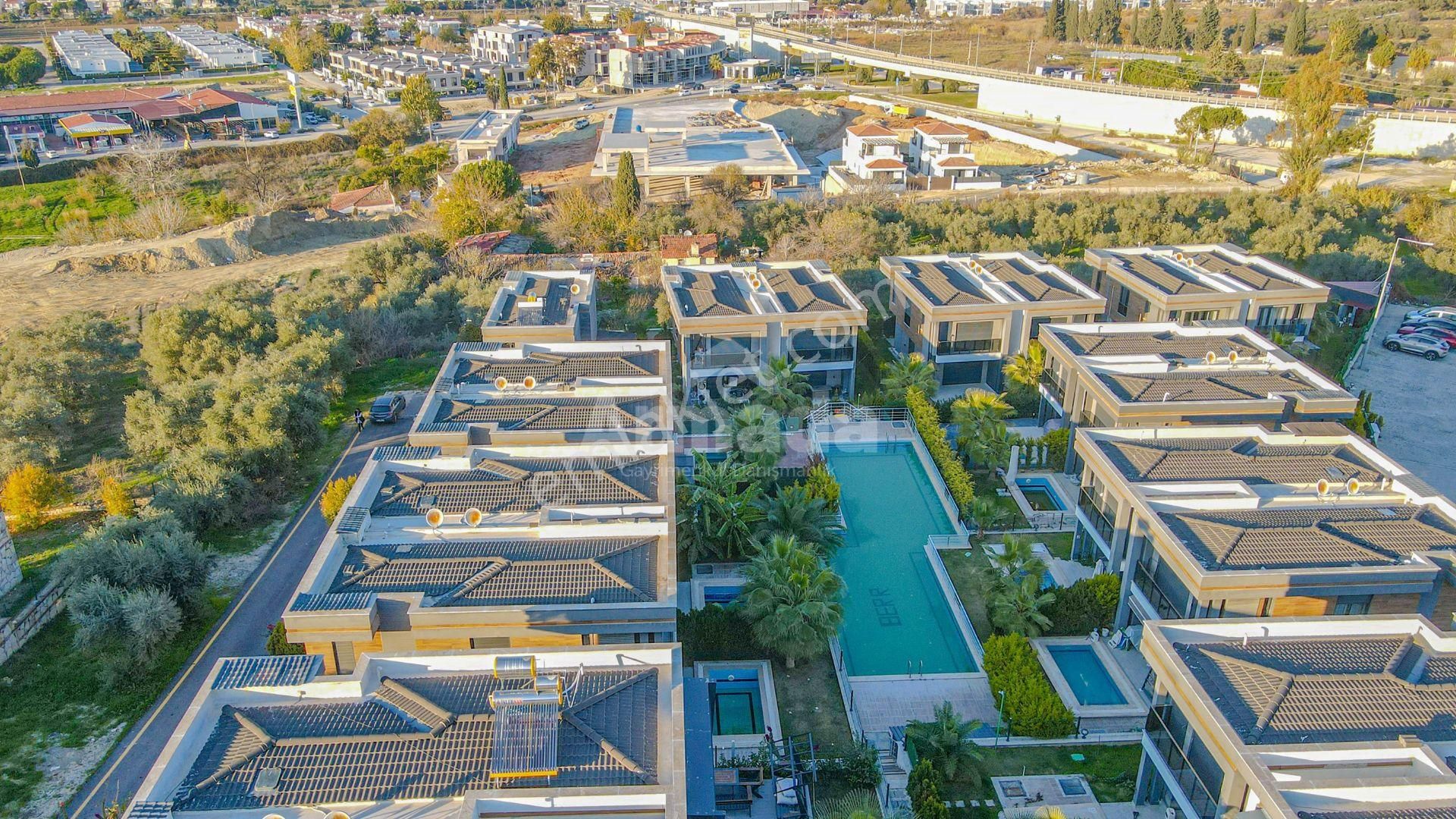 Kuşadası Berr Prime Villaları'nda 3+1 Satılık Lüks Villa - Görsel 12