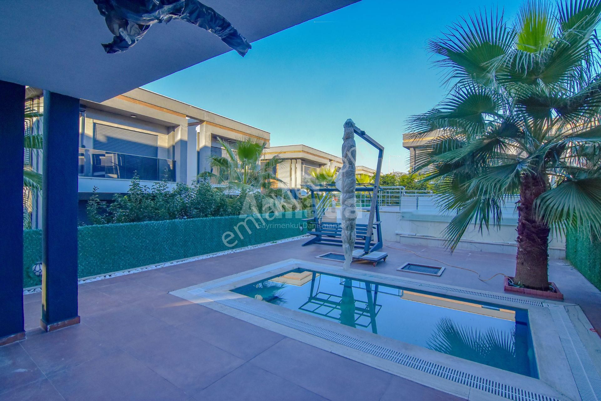 Kuşadası Berr Prime Villaları'nda 3+1 Satılık Lüks Villa - Görsel 31