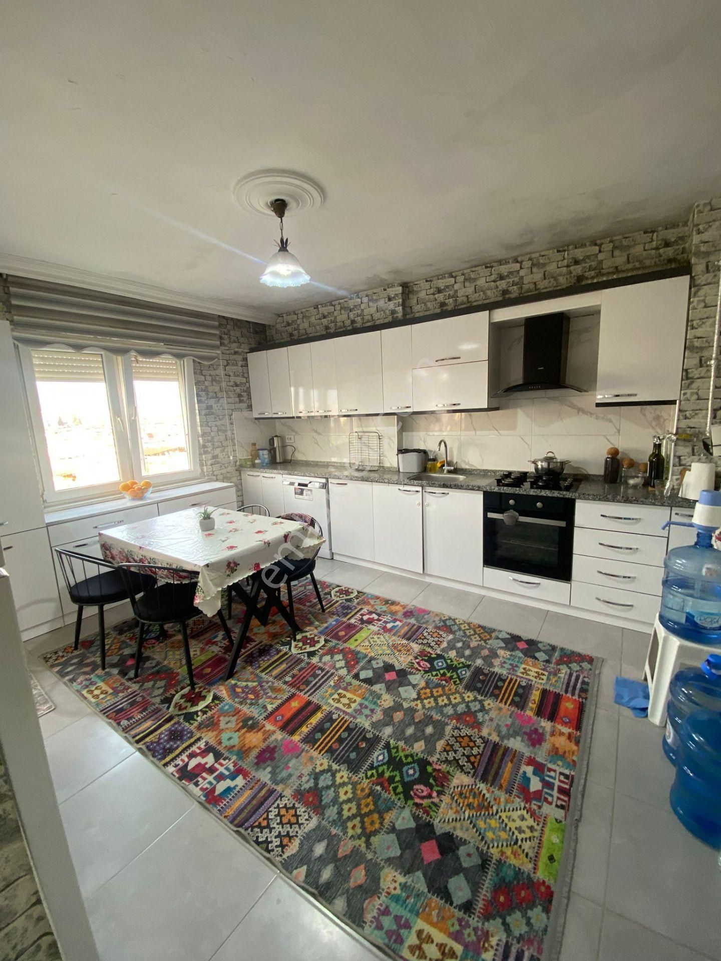 Cumhuriyet Mahallesinde Satılık 3+1 Doğalgazlı Daire - Görsel 2