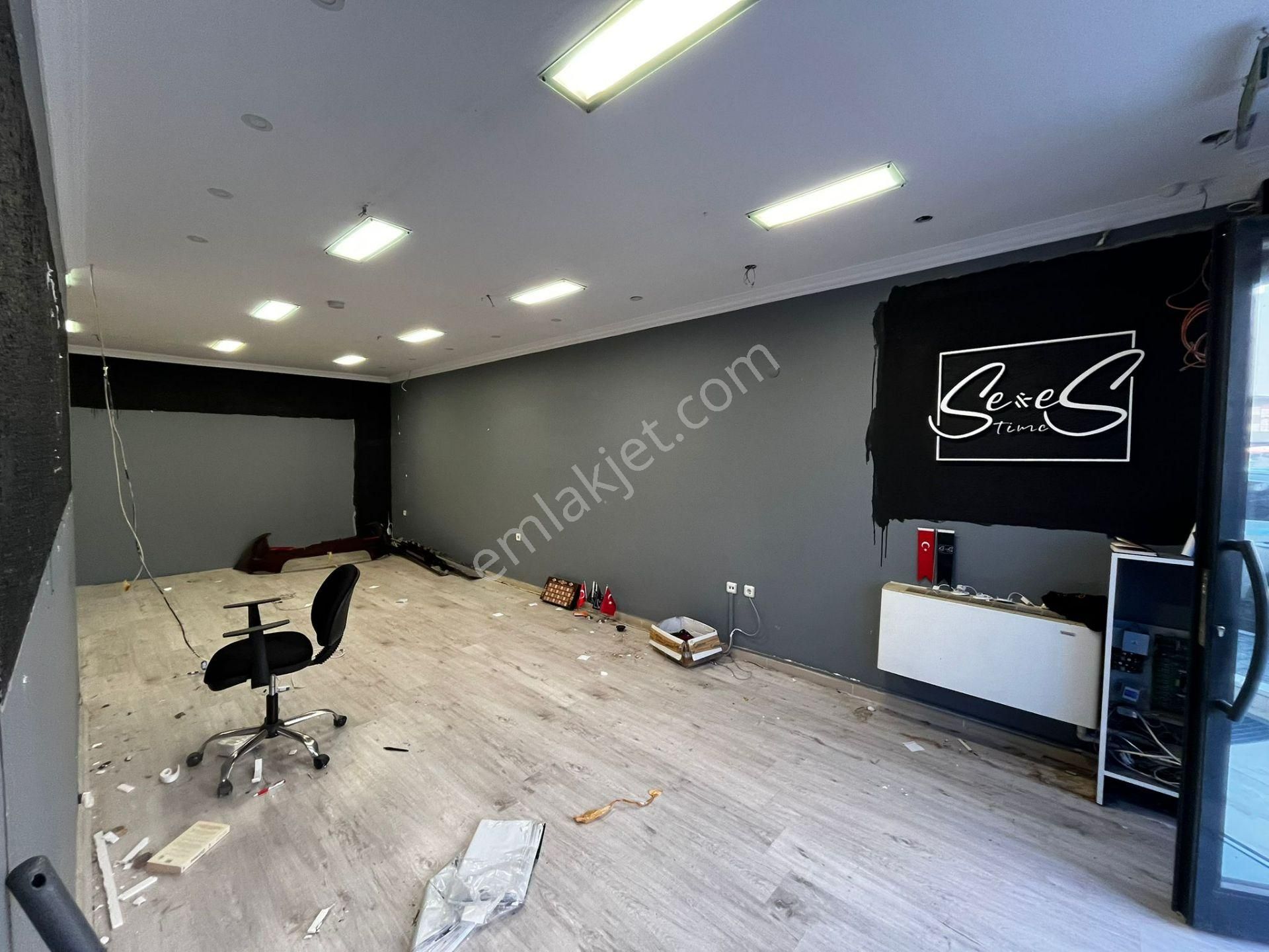 Em-of'tan Muhteşem Konumda Caddde Cepheli 150 M2 Kiralık İş Yeri - Görsel 18