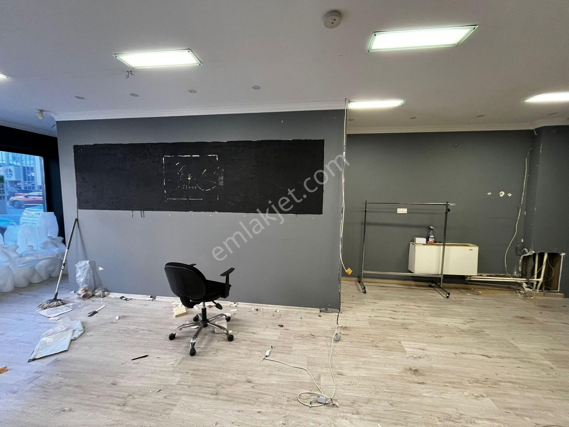 Em-of'tan Muhteşem Konumda Caddde Cepheli 150 M2 Kiralık İş Yeri - Görsel 10