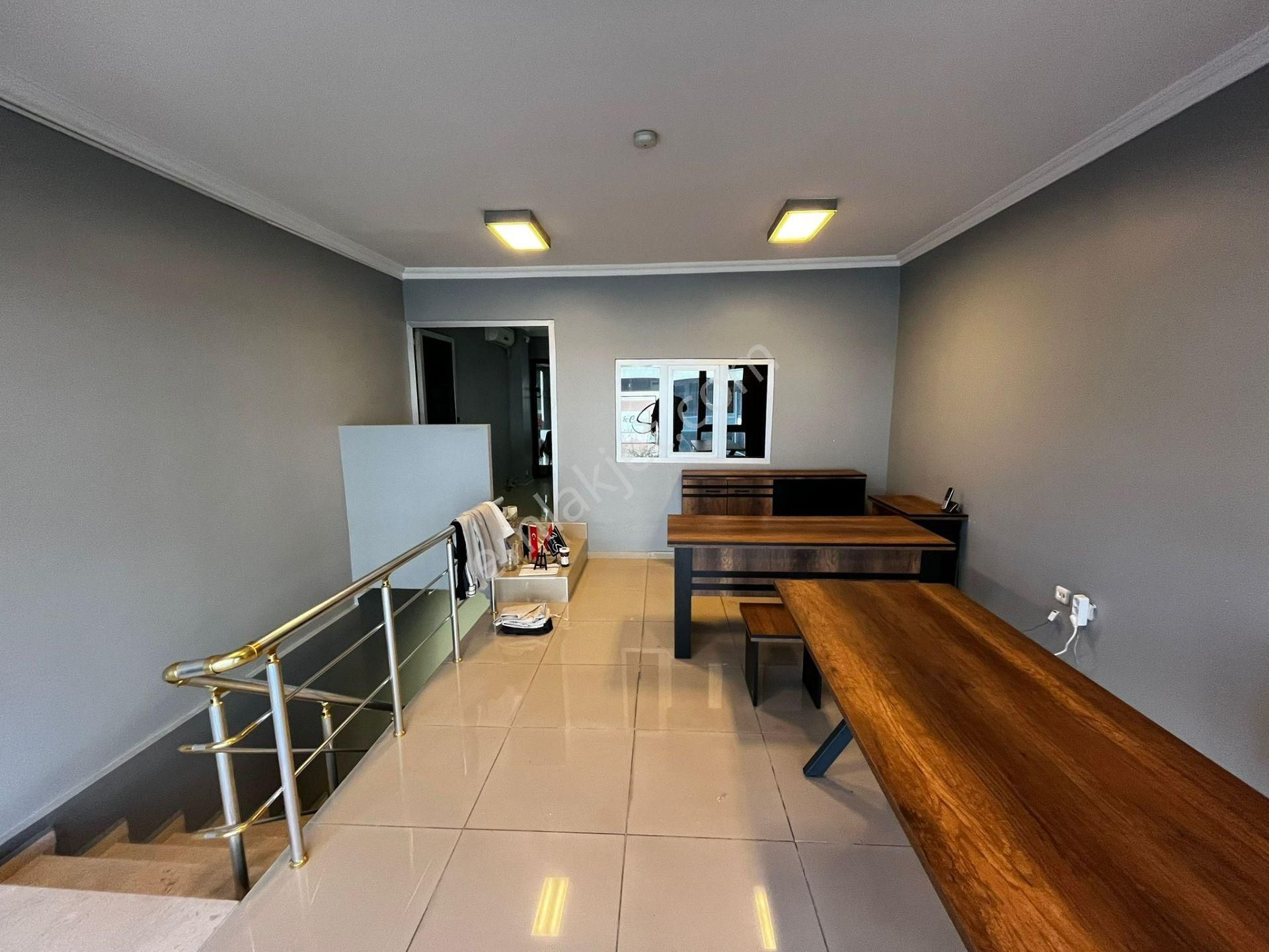 Em-of'tan Muhteşem Konumda Caddde Cepheli 150 M2 Kiralık İş Yeri - Görsel 15