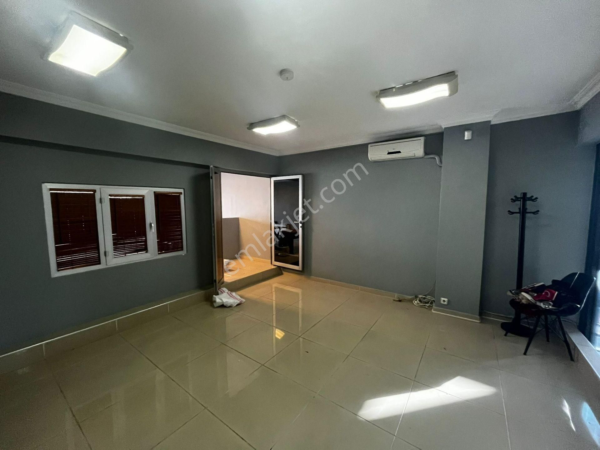 Em-of'tan Muhteşem Konumda Caddde Cepheli 150 M2 Kiralık İş Yeri - Görsel 6
