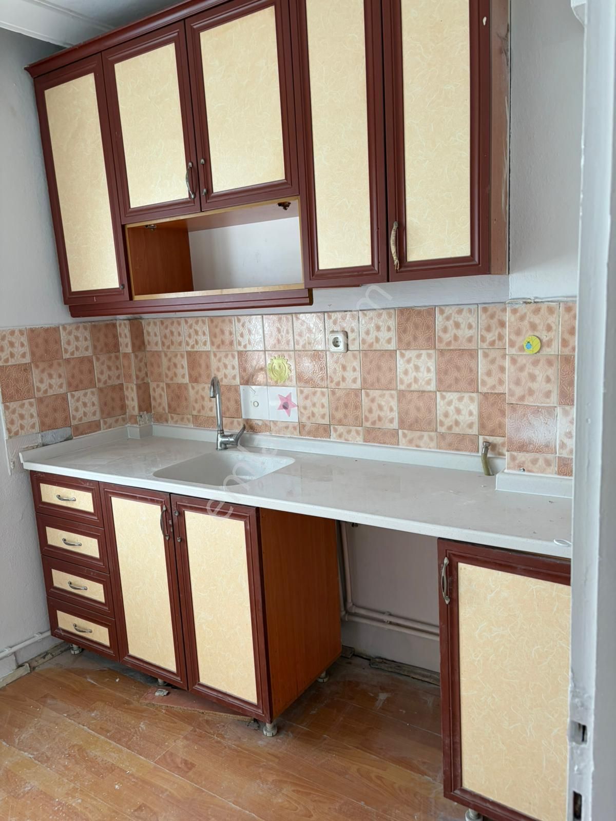 Empa Aydınlıkevler'den Aydınlıkevler Çiğdem Sok 3+1 3. Katda Kiralık Daire - Görsel 12