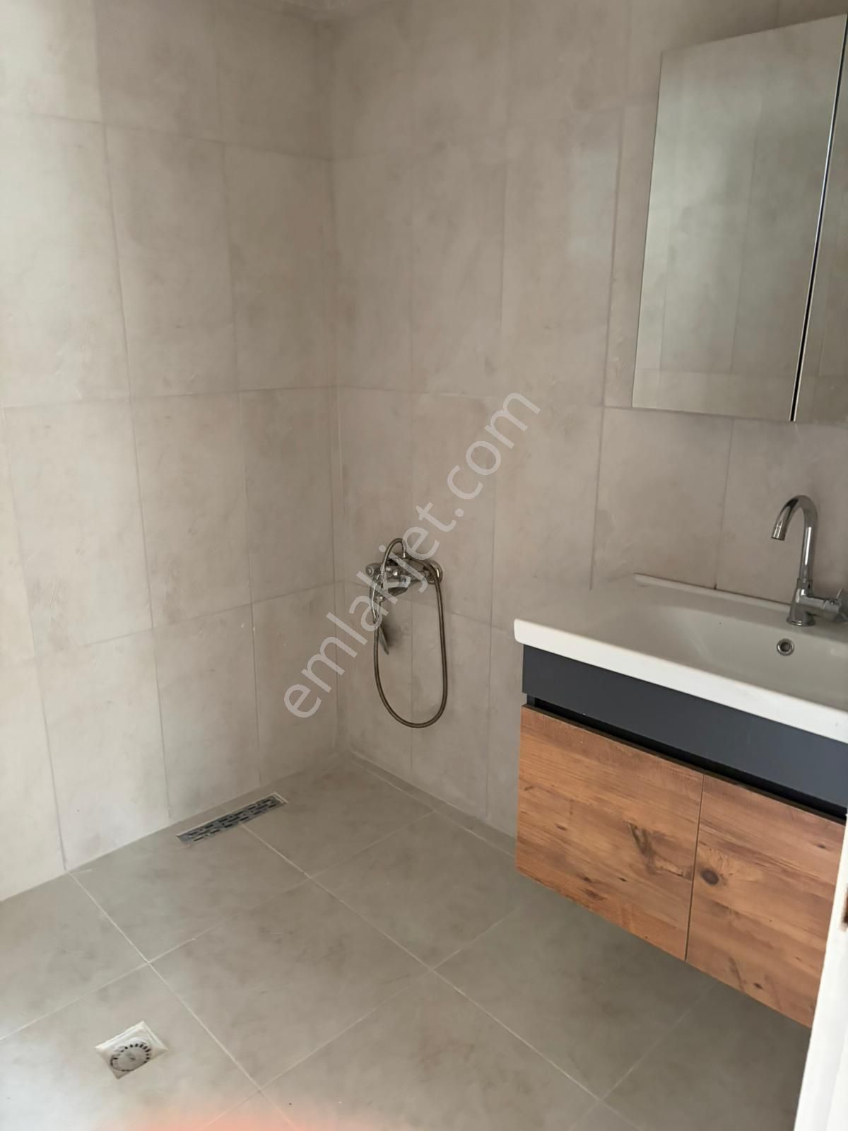Empa Aydınlıkevler'den Aydınlıkevler Çiğdem Sok 3+1 3. Katda Kiralık Daire - Görsel 13