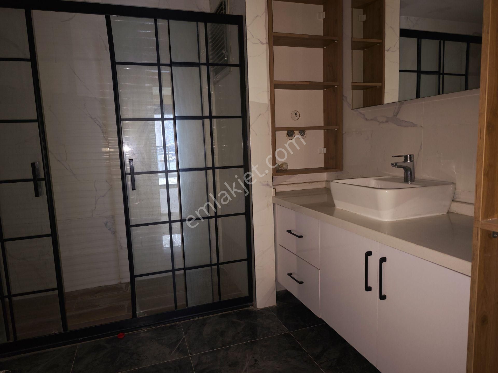 Kuşadası Merkezde Havuzlu Sitede Satılık Yeni 3+1 Ferah Daire - Görsel 19