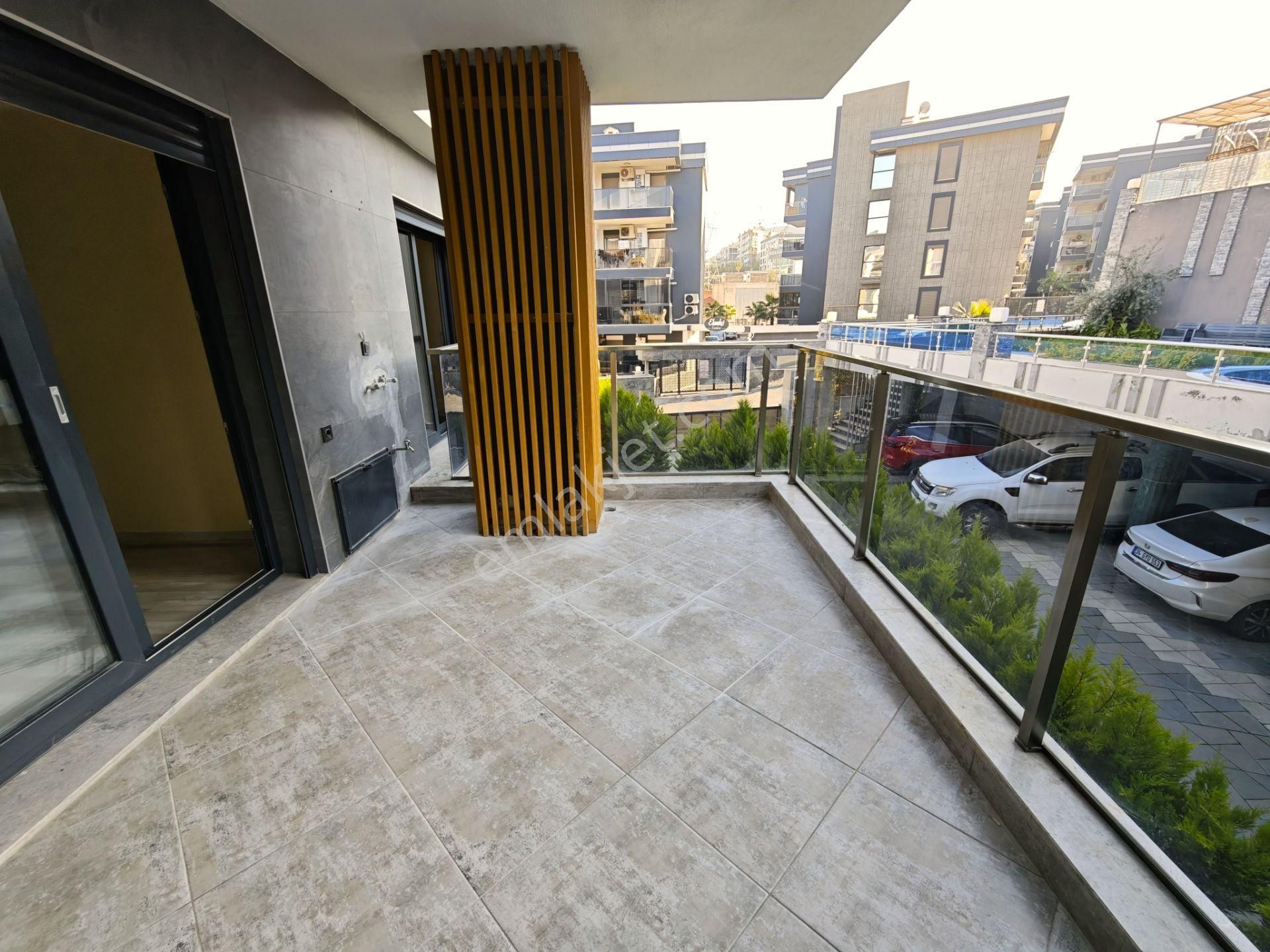 Kuşadası Merkezde Havuzlu Sitede Satılık Yeni 3+1 Ferah Daire - Görsel 14