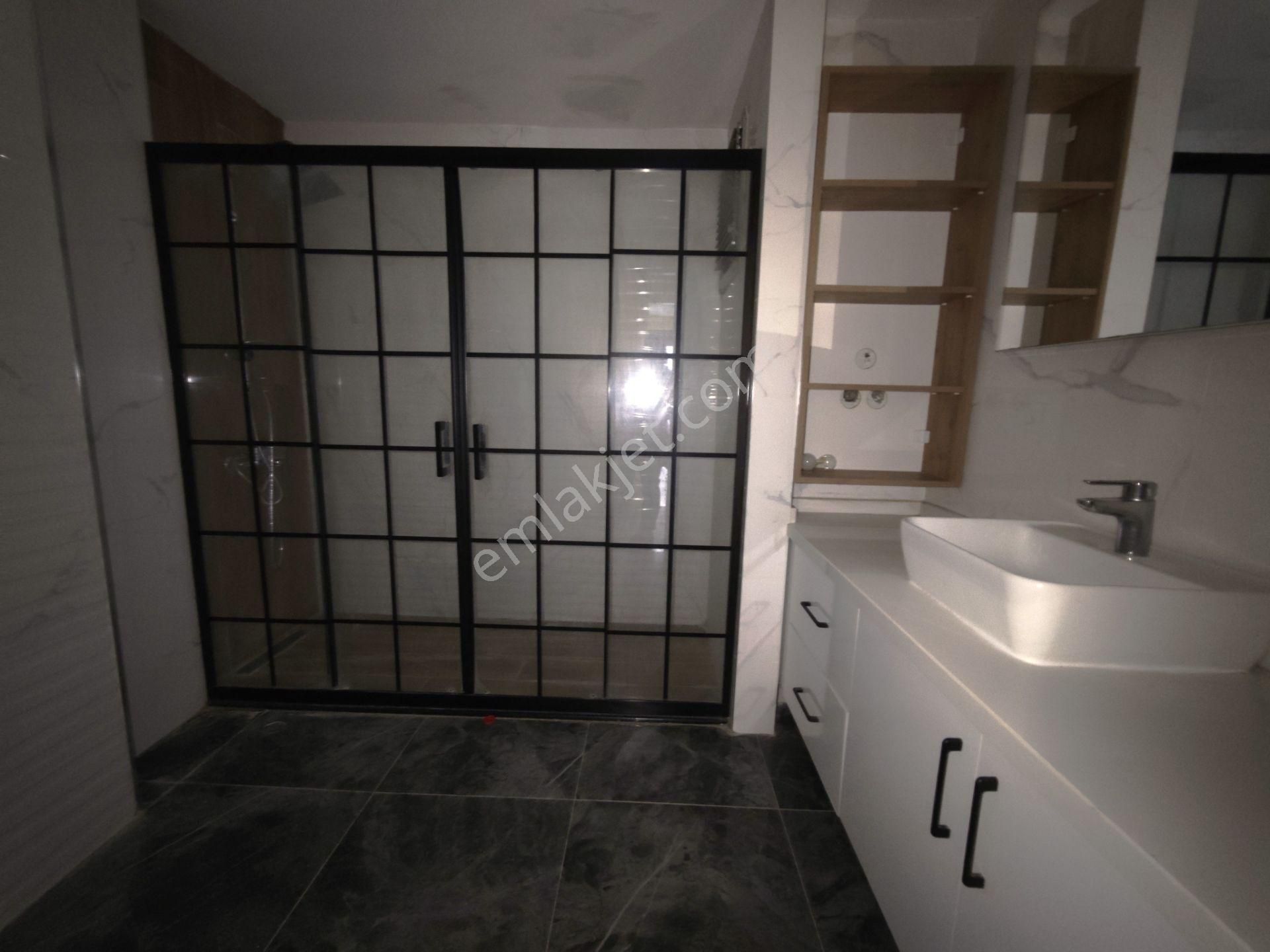 Kuşadası Merkezde Havuzlu Sitede Satılık Yeni 3+1 Ferah Daire - Görsel 18