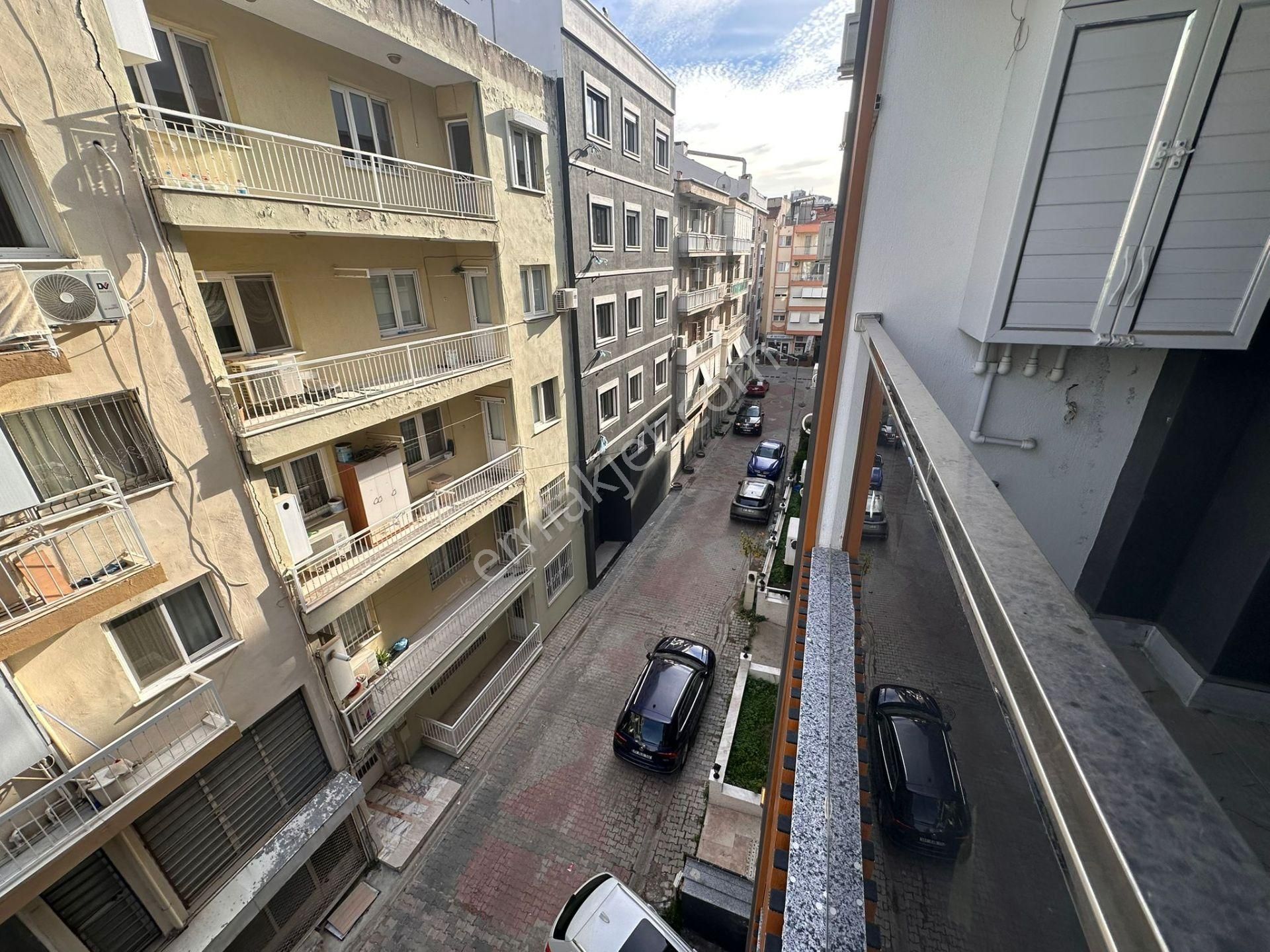 İzmir Karşıyaka'da Satılık 3+1 Geniş Daire - Görsel 26