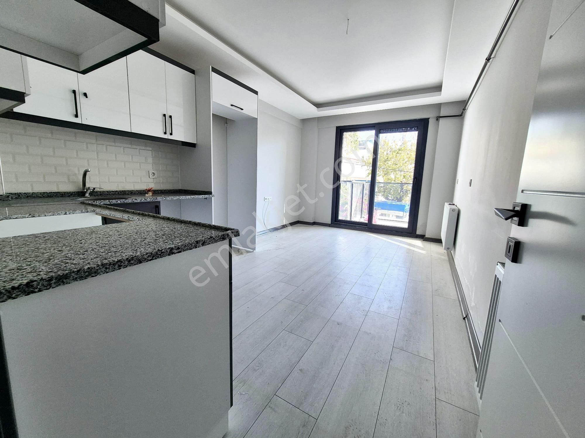 Buca Arakat Balkonlu 1+1 Satılık Daire - Görsel 4