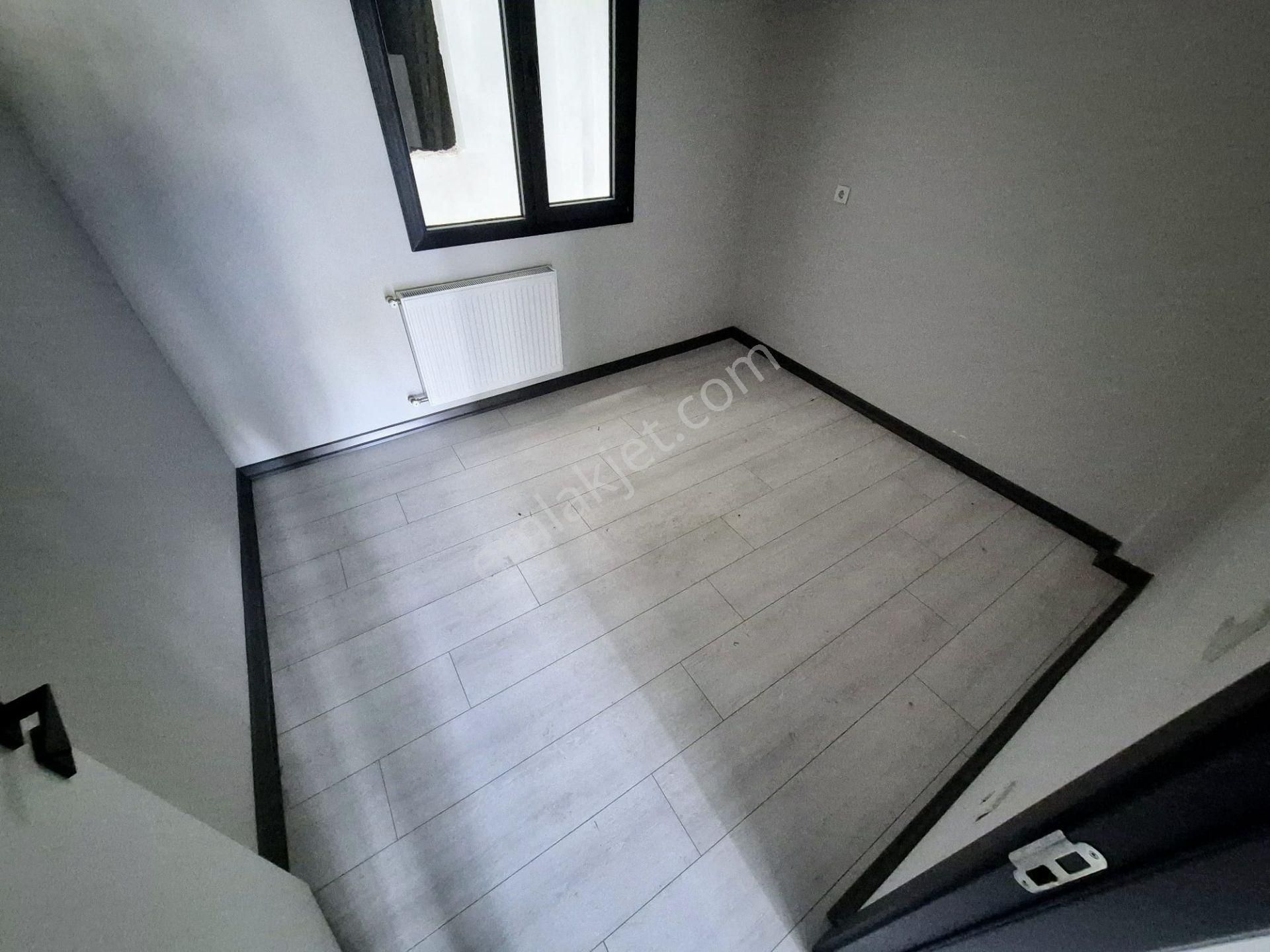 Buca Arakat Balkonlu 1+1 Satılık Daire - Görsel 8