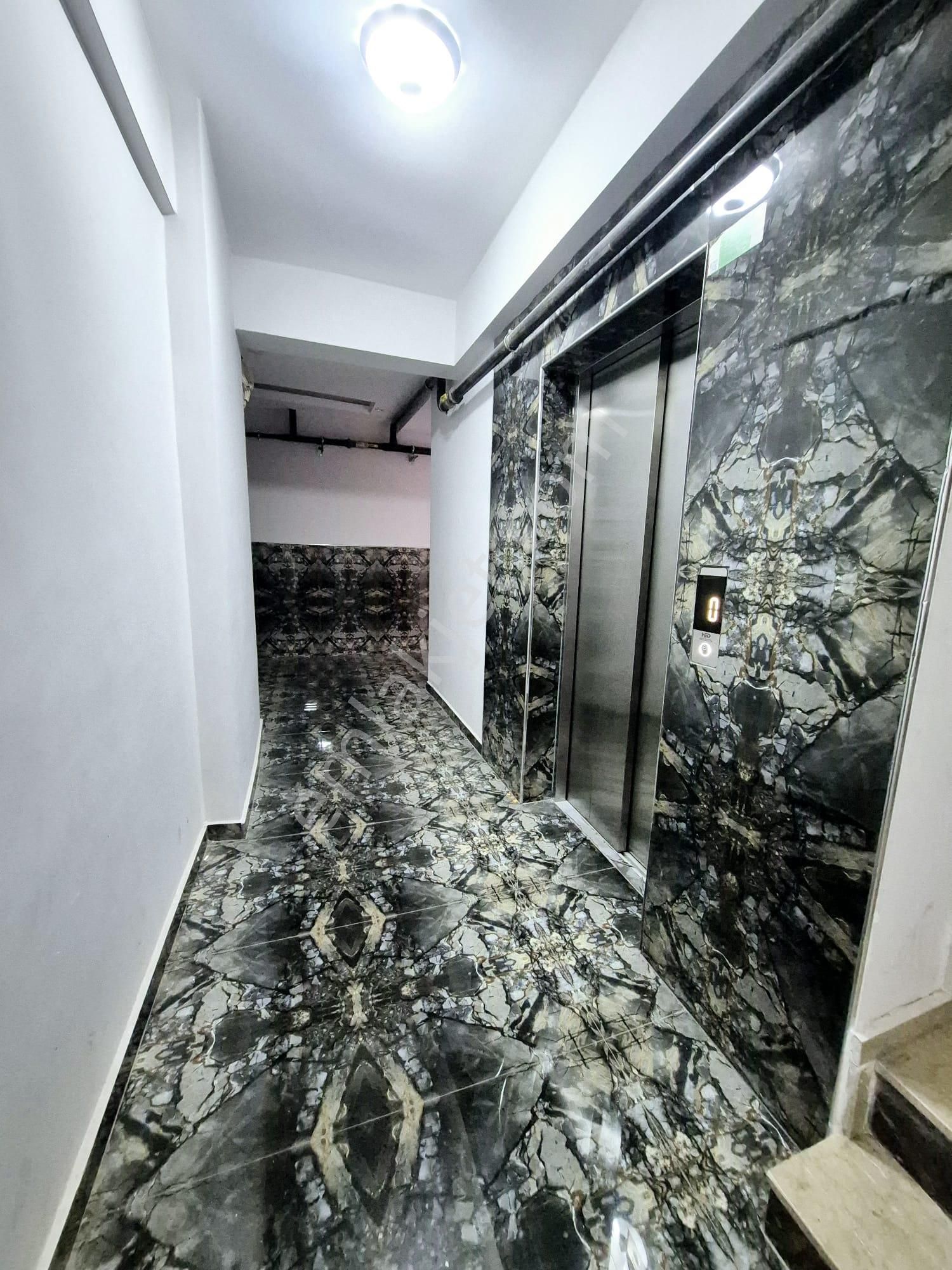 Buca Arakat Balkonlu 1+1 Satılık Daire - Görsel 14