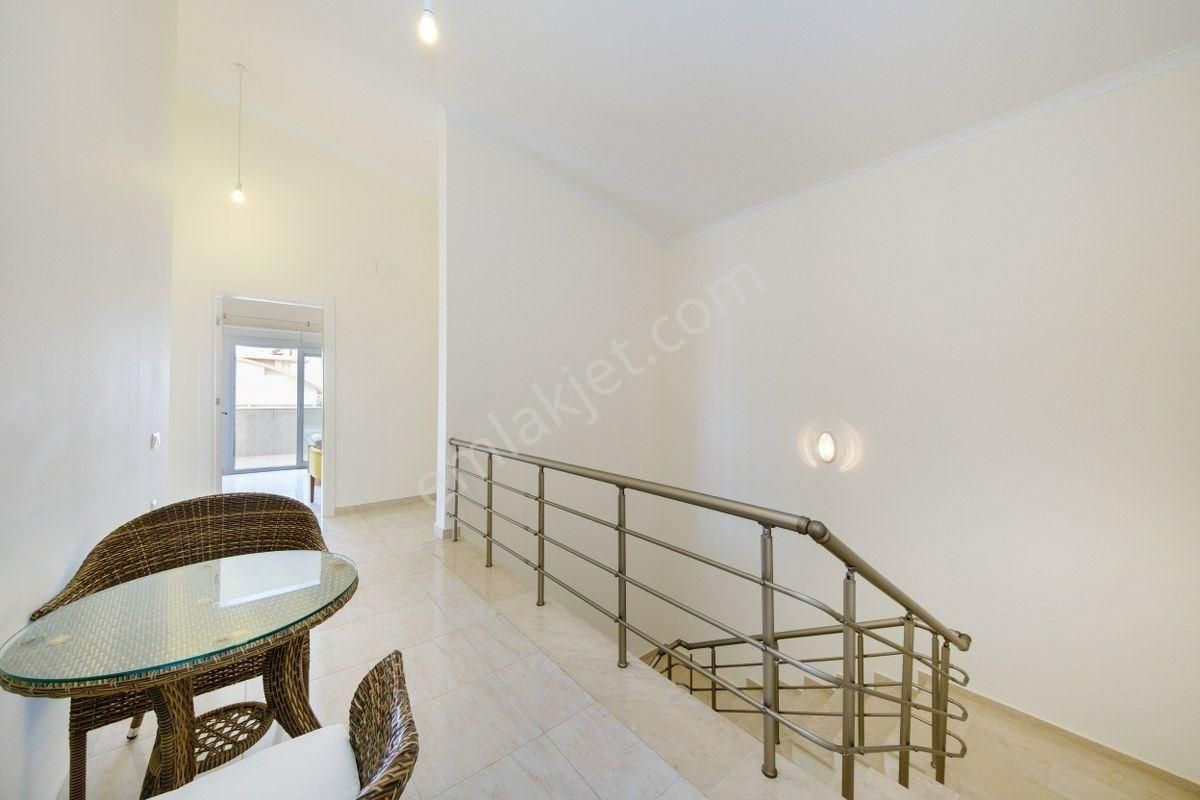 Alanya Oba’da Manzaralı, Full Aktiviteli 4+1 Dubleks Daire - Görsel 9