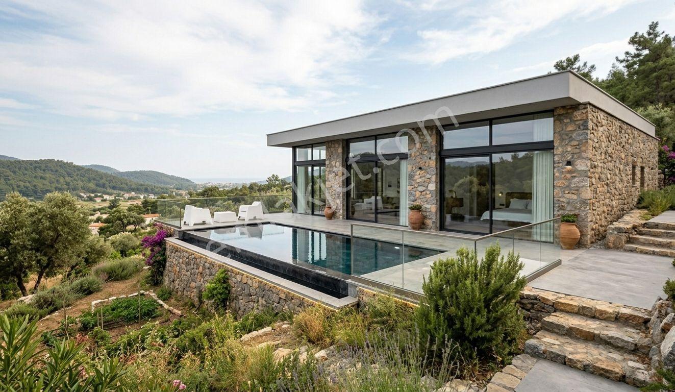 Yetkili Ofis- Göcek'e 10 Dakika Mesafede Ev İzinli 1689 M2 Arsa