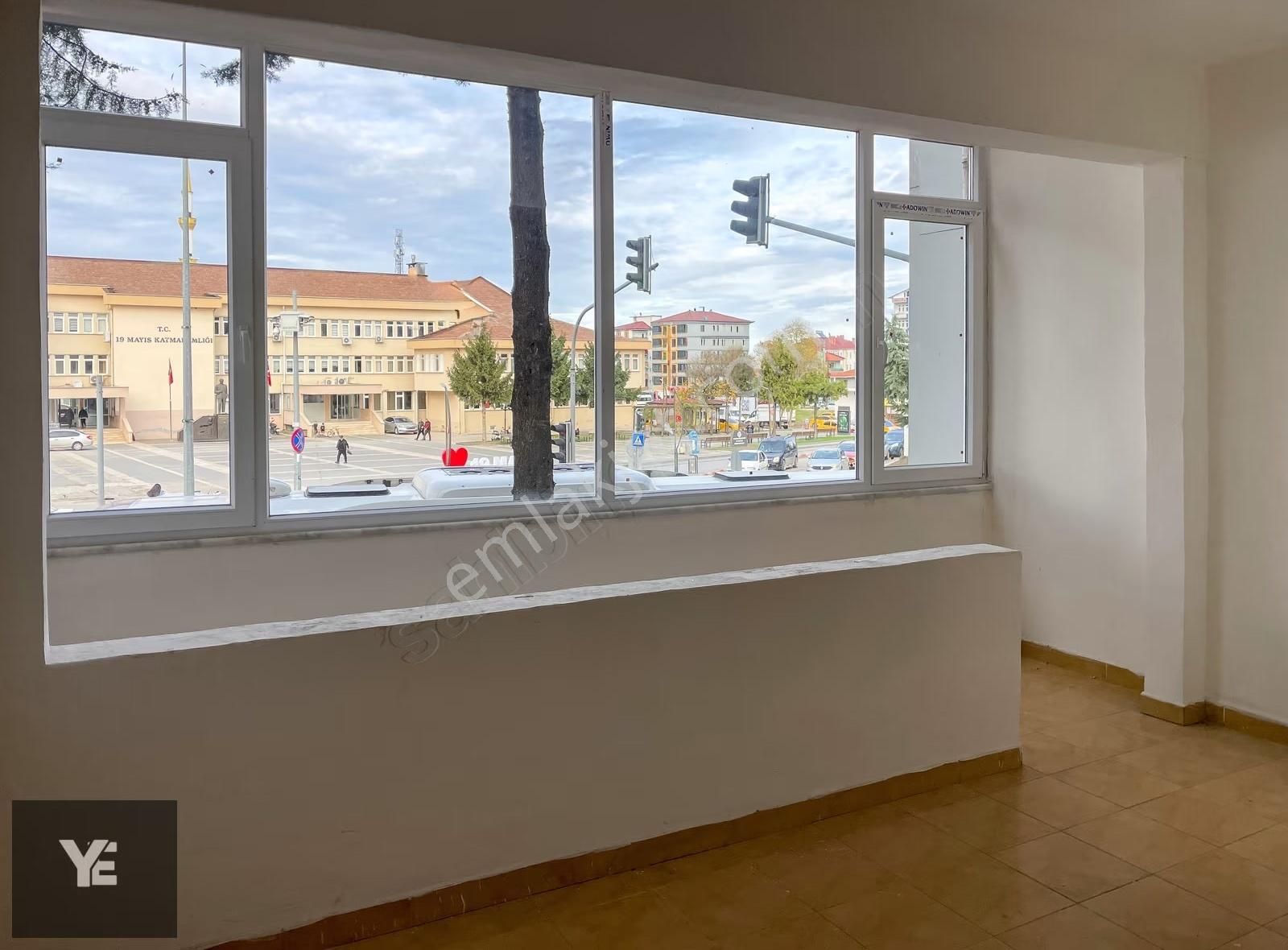 Samsun 19 Mayıs'ta Ana Cadde Üzerinde Kiralık Ofis / Dükkan - Görsel 15