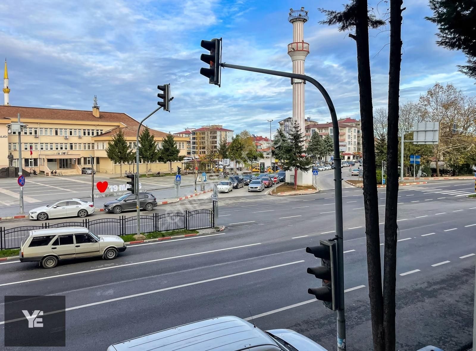 Samsun 19 Mayıs'ta Ana Cadde Üzerinde Kiralık Ofis / Dükkan - Görsel 17