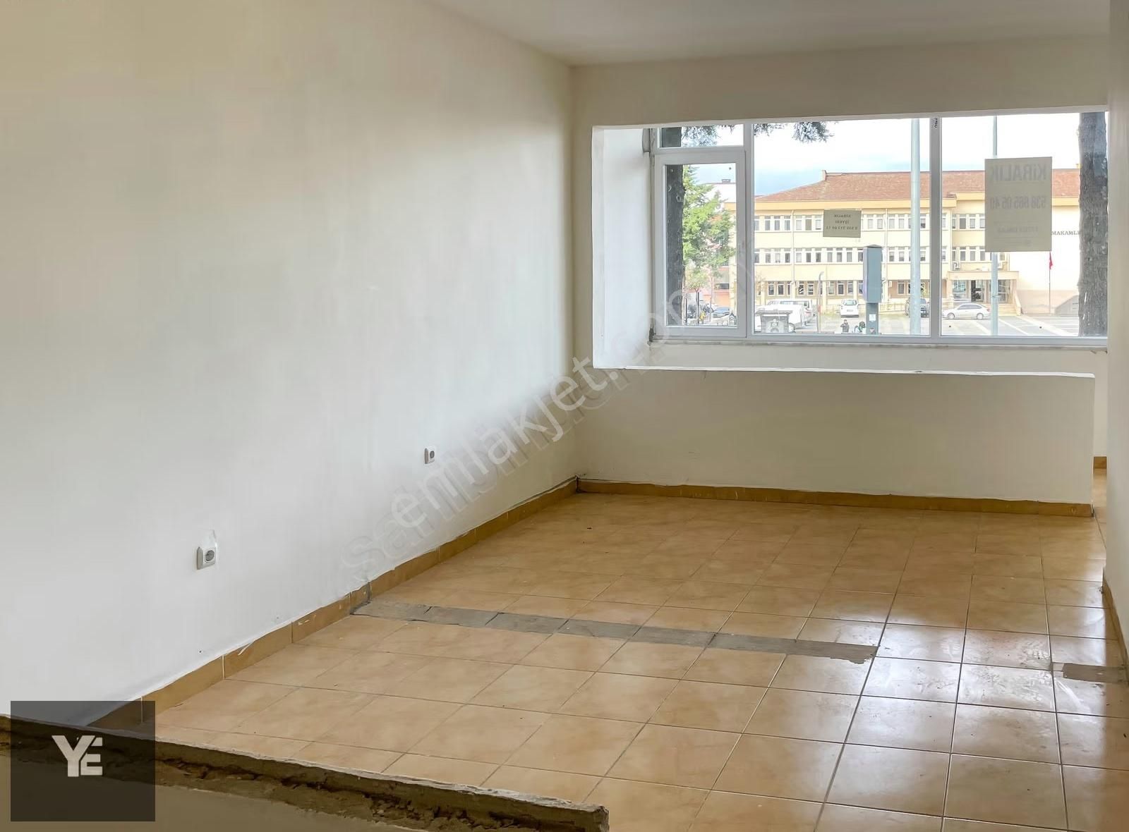 Samsun 19 Mayıs'ta Ana Cadde Üzerinde Kiralık Ofis / Dükkan - Görsel 14