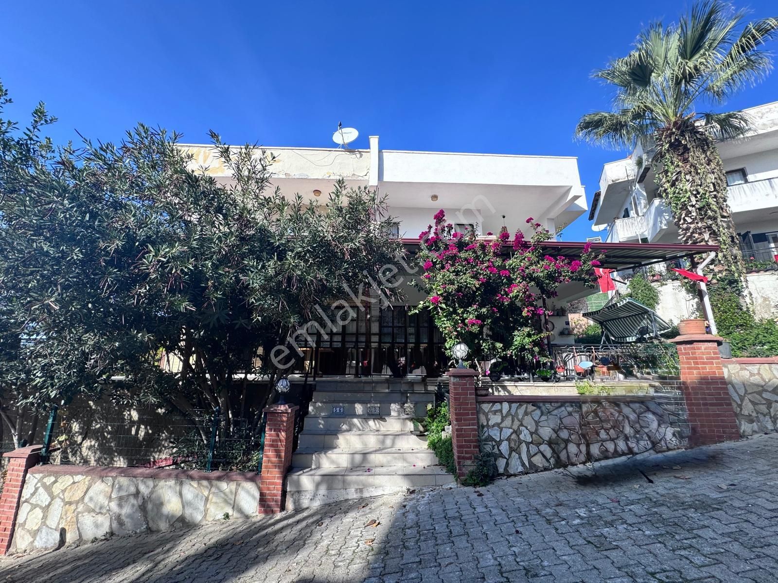 Kuşadası Bilgekent Te 4+1 Satılık Villa