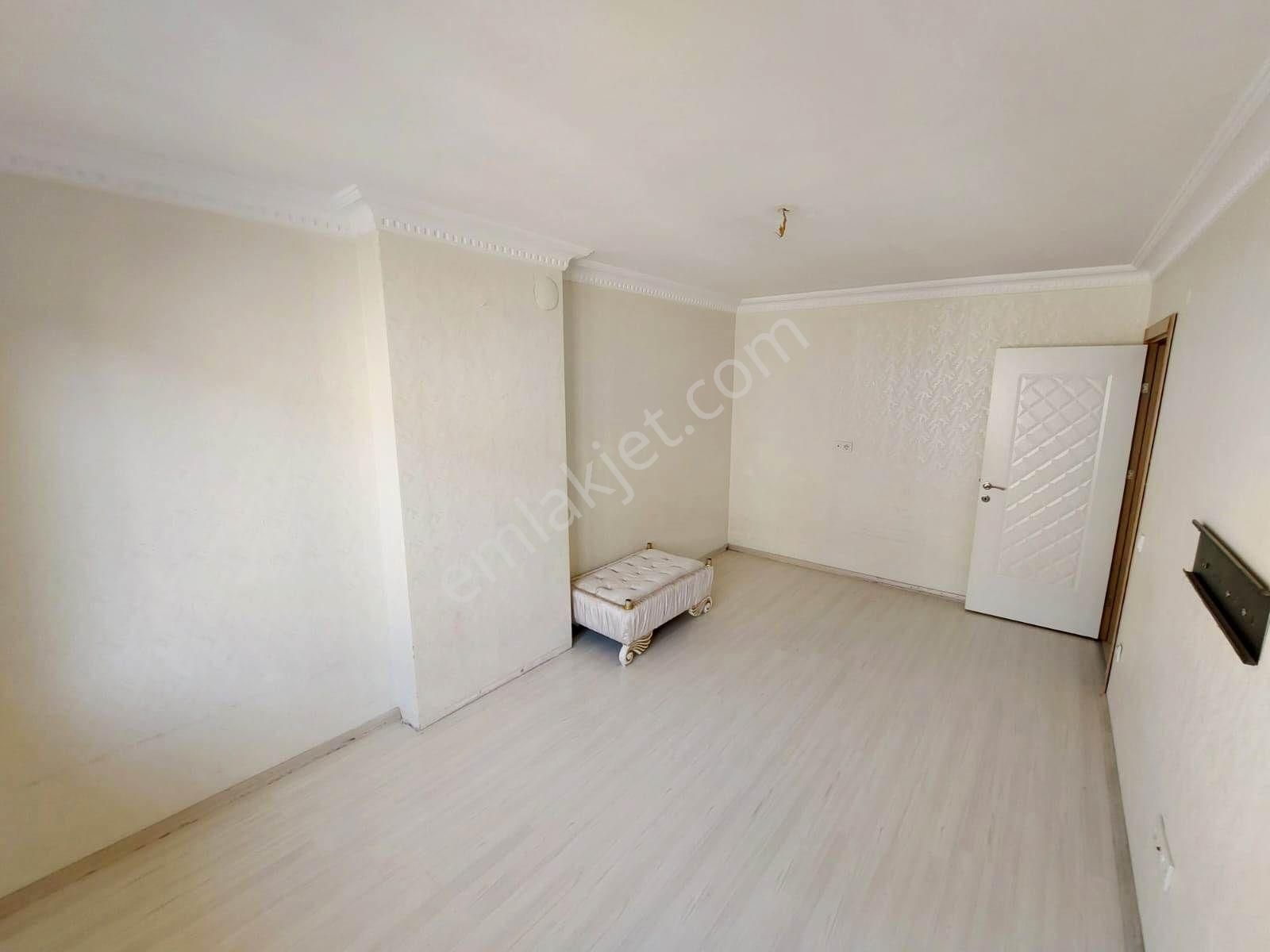 Tapu Masrafı Yok Yıldız Zöhre Cami Yakını Satılık 5+1 Dubks - Görsel 3