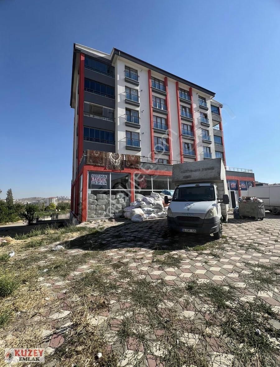 Kuzey Emlaktan Acil Satılık 222 M2 Dükkan - Görsel 3