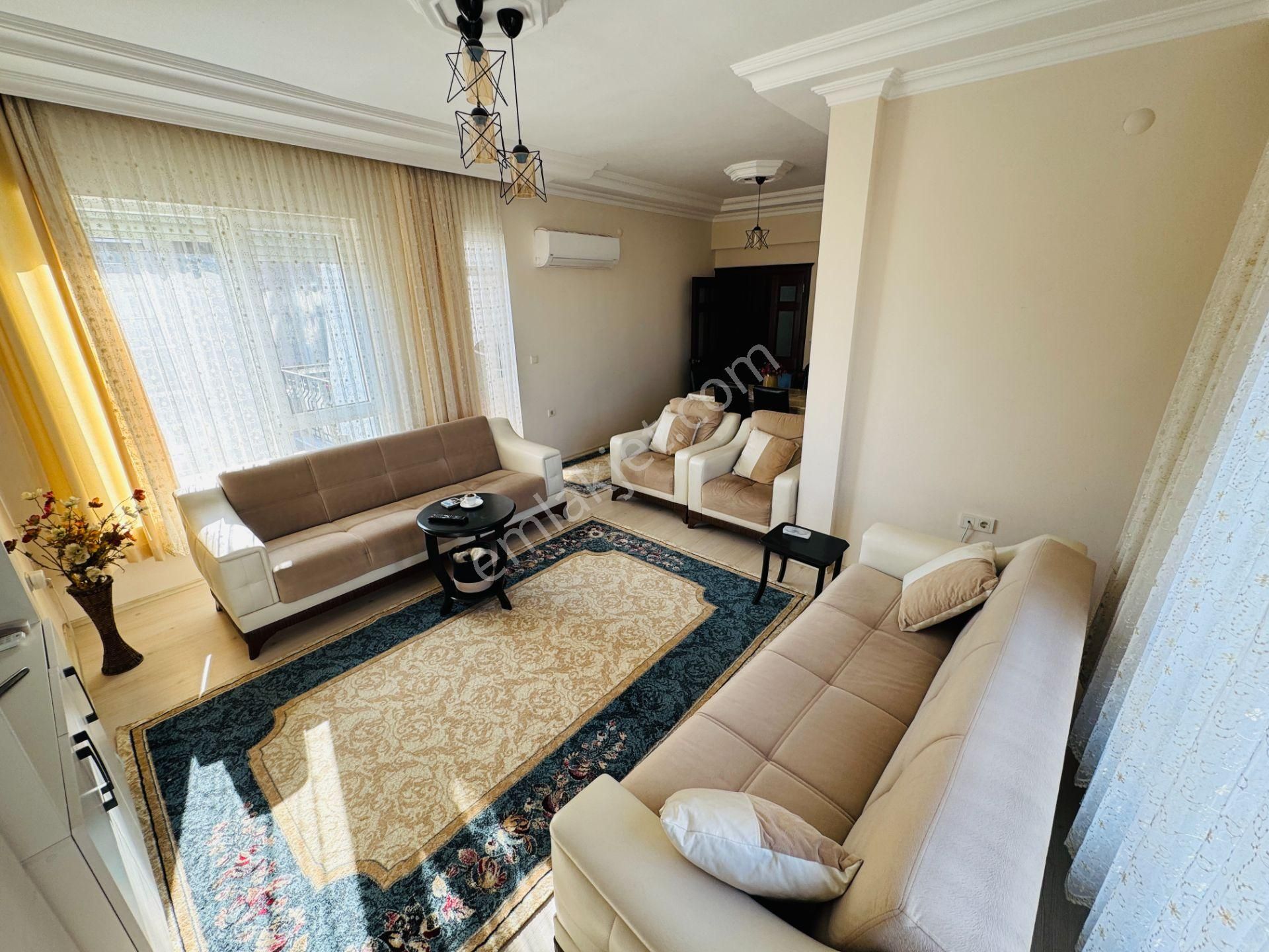 Meydankavağında Site İçi Park Cepheli Arakat 3+1