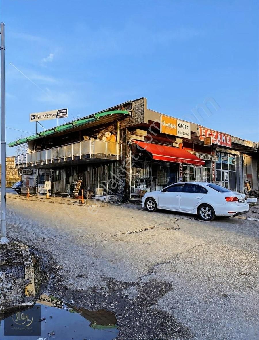 Akgül Emlak'tan Salıpazarı'nda Satılık Asma Katlı Dükkan