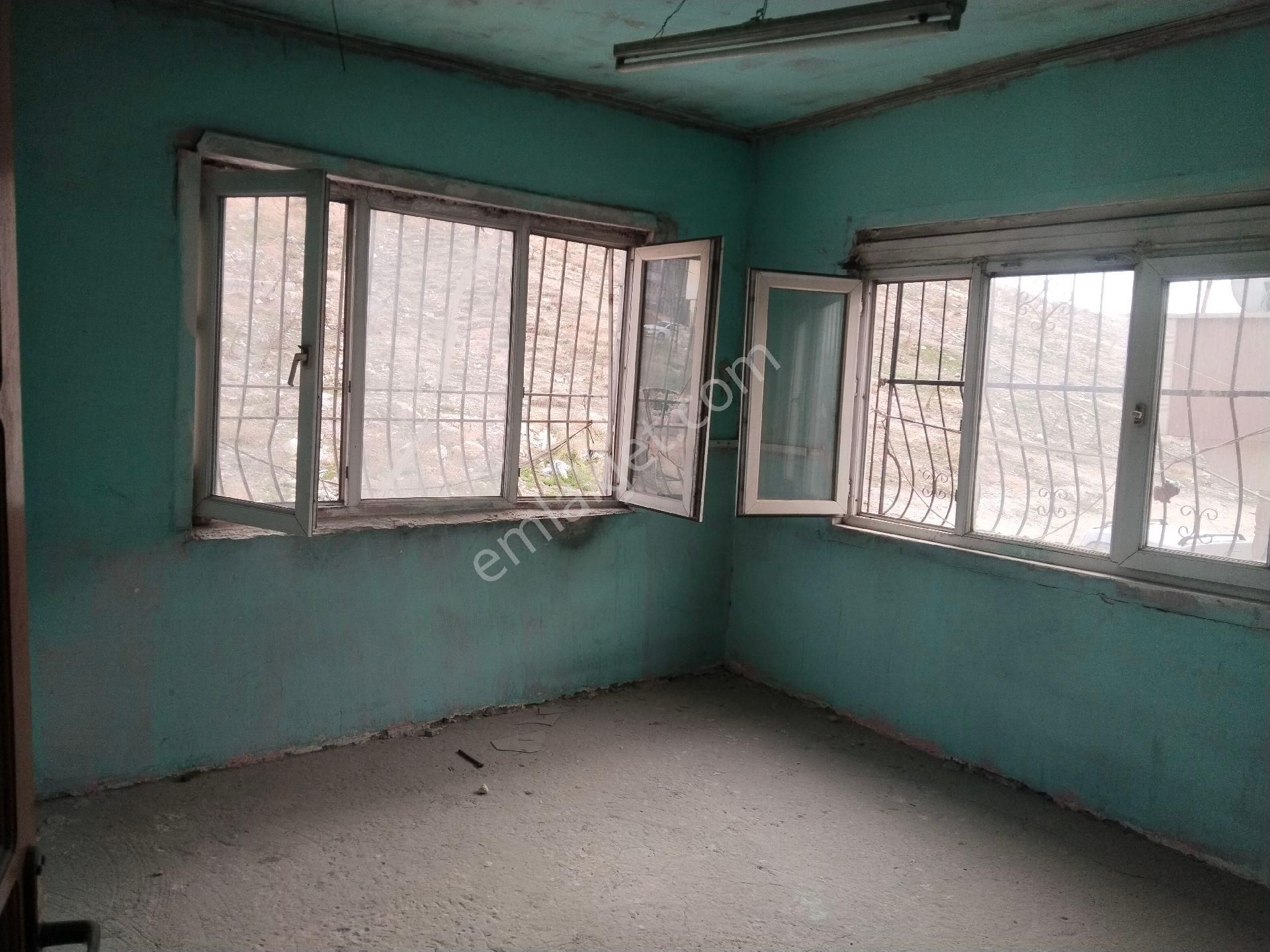 Dumlupınar Da 3 Katlı Köşe Başi Müstakil Ev - Görsel 8