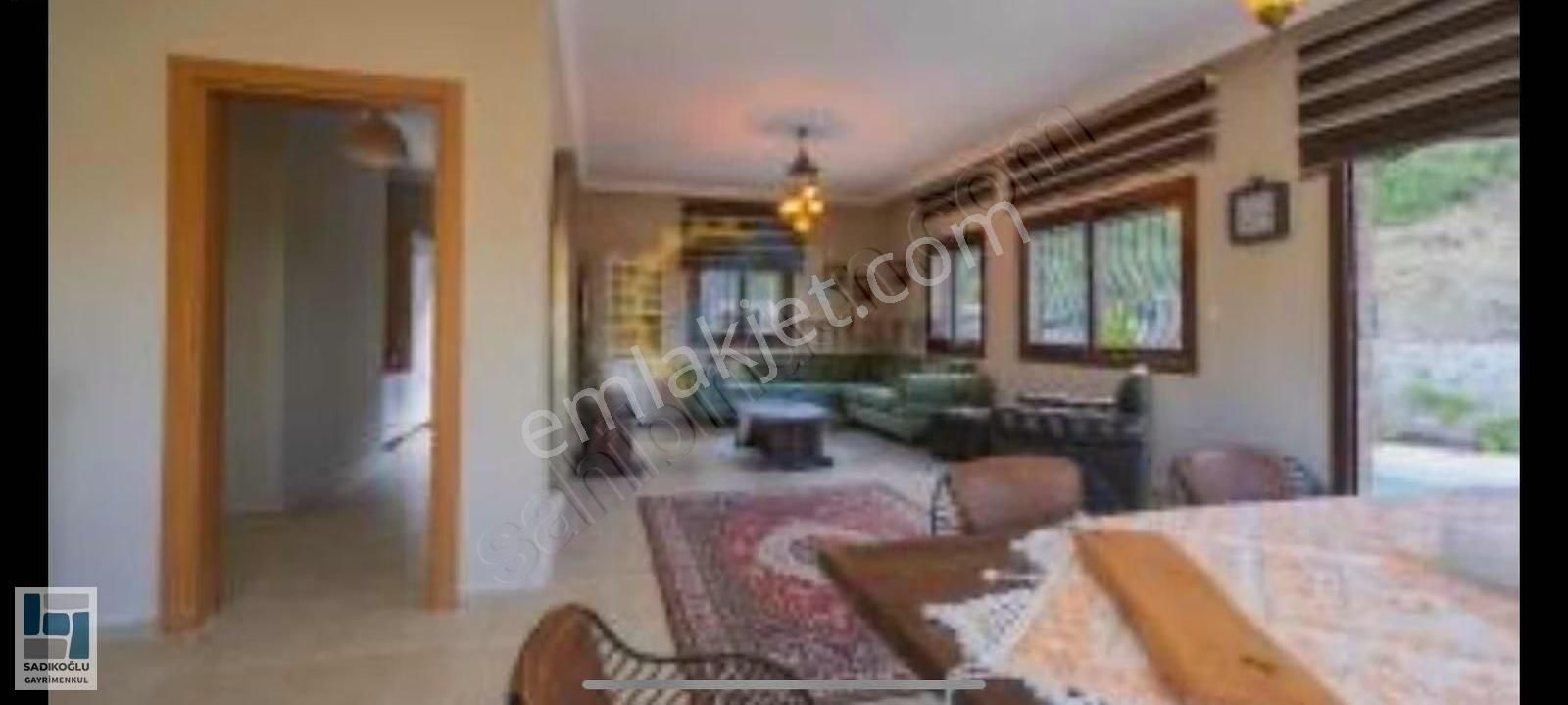 Marmaris Selimiyede 555 M² Arsa İçinde Havuzlu, Yasal 3+1 - Görsel 14