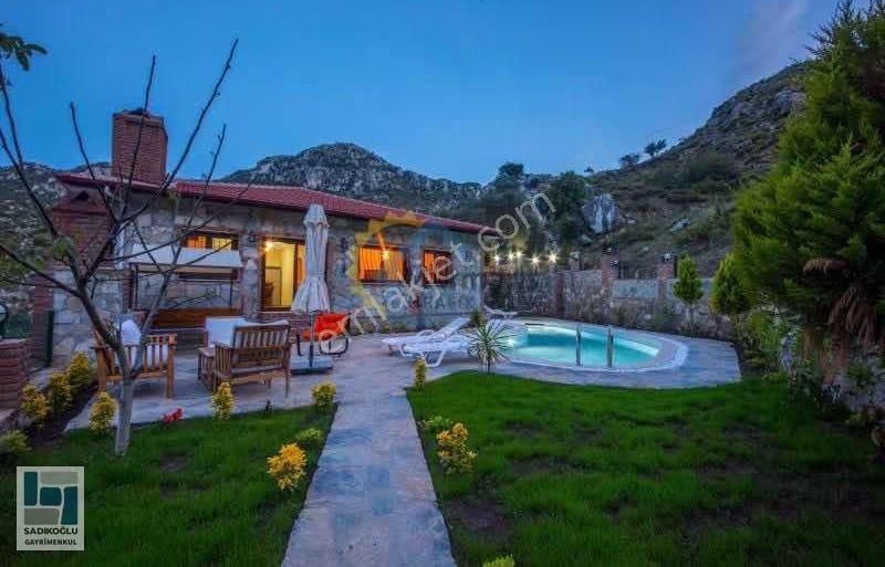 Marmaris Selimiyede 555 M² Arsa İçinde Havuzlu, Yasal 3+1 - Görsel 18