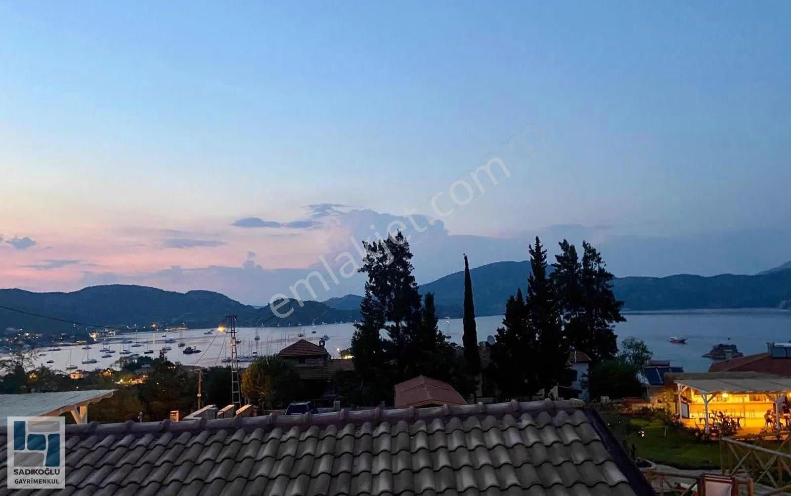 Selimiye Merkezde Deniz Manzaralı, Eşyalı 2+1 Müstakil Ev