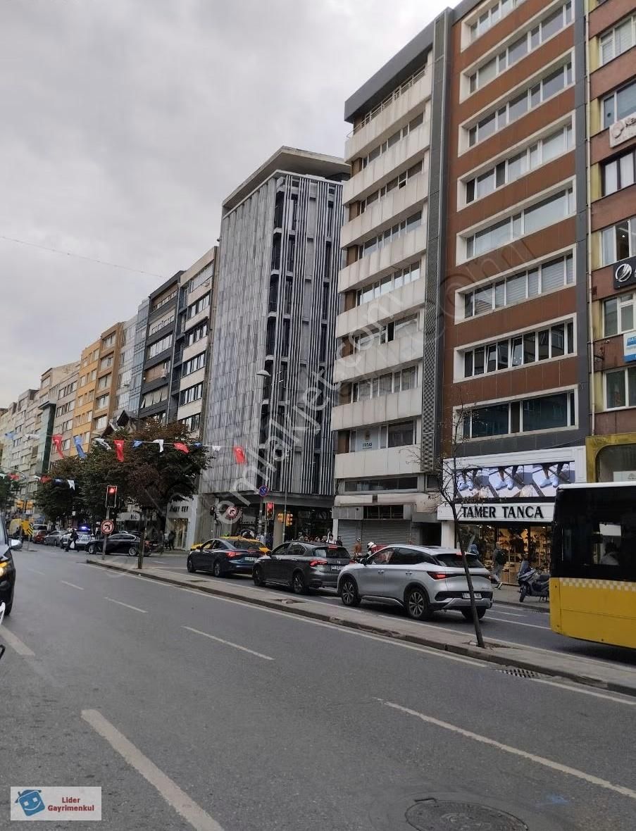 Halaskargazi Caddesi Üzerinde Köşe Konumda Metronun Dibinde 4+1 - Görsel 20