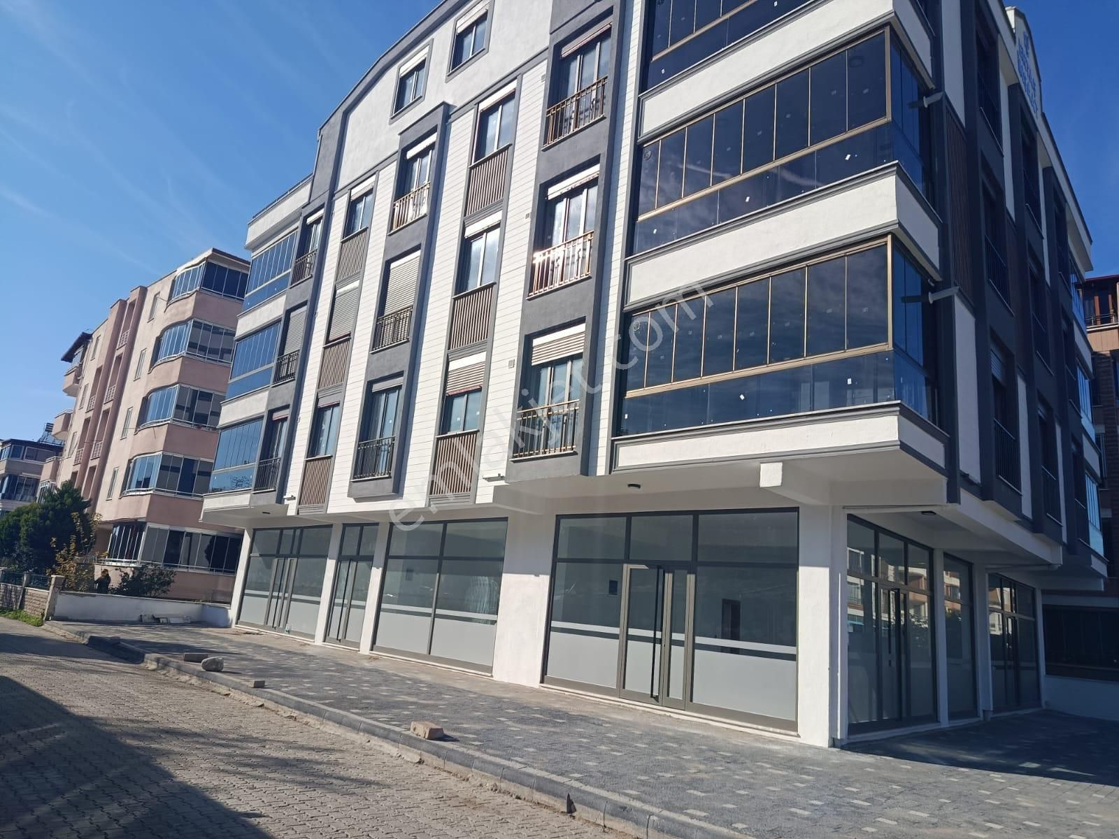 Akçay Doruk Gayrimenkul'den Altınkum'un Tam Göbeğinde Ayrı Mutfak, Ebeveyn Banyolu, Muhteşem Daire - Görsel 4