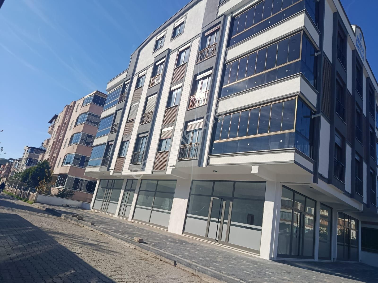 Akçay Doruk Gayrimenkul'den Altınkum'un Tam Göbeğinde Ayrı Mutfak, Ebeveyn Banyolu, Muhteşem Daire - Görsel 7