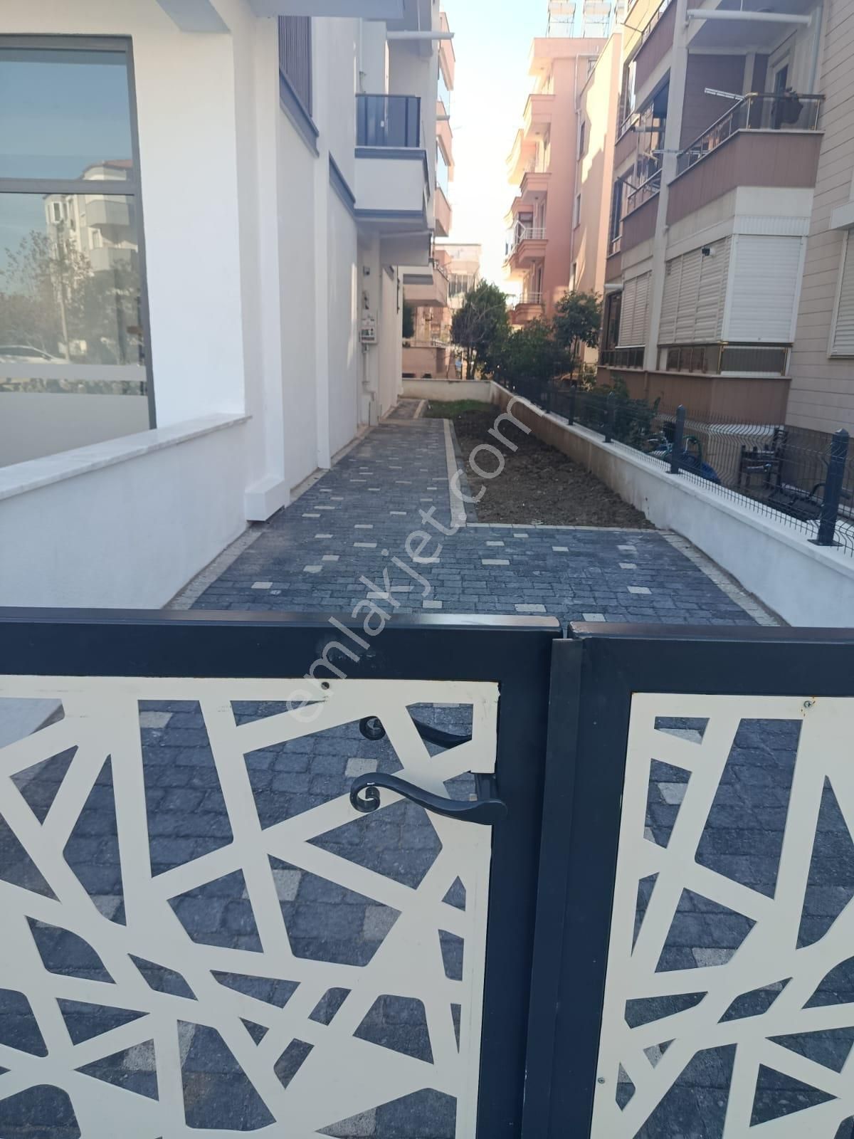 Akçay Doruk Gayrimenkul'den Altınkum'un Tam Göbeğinde Ayrı Mutfak, Ebeveyn Banyolu, Muhteşem Daire - Görsel 2