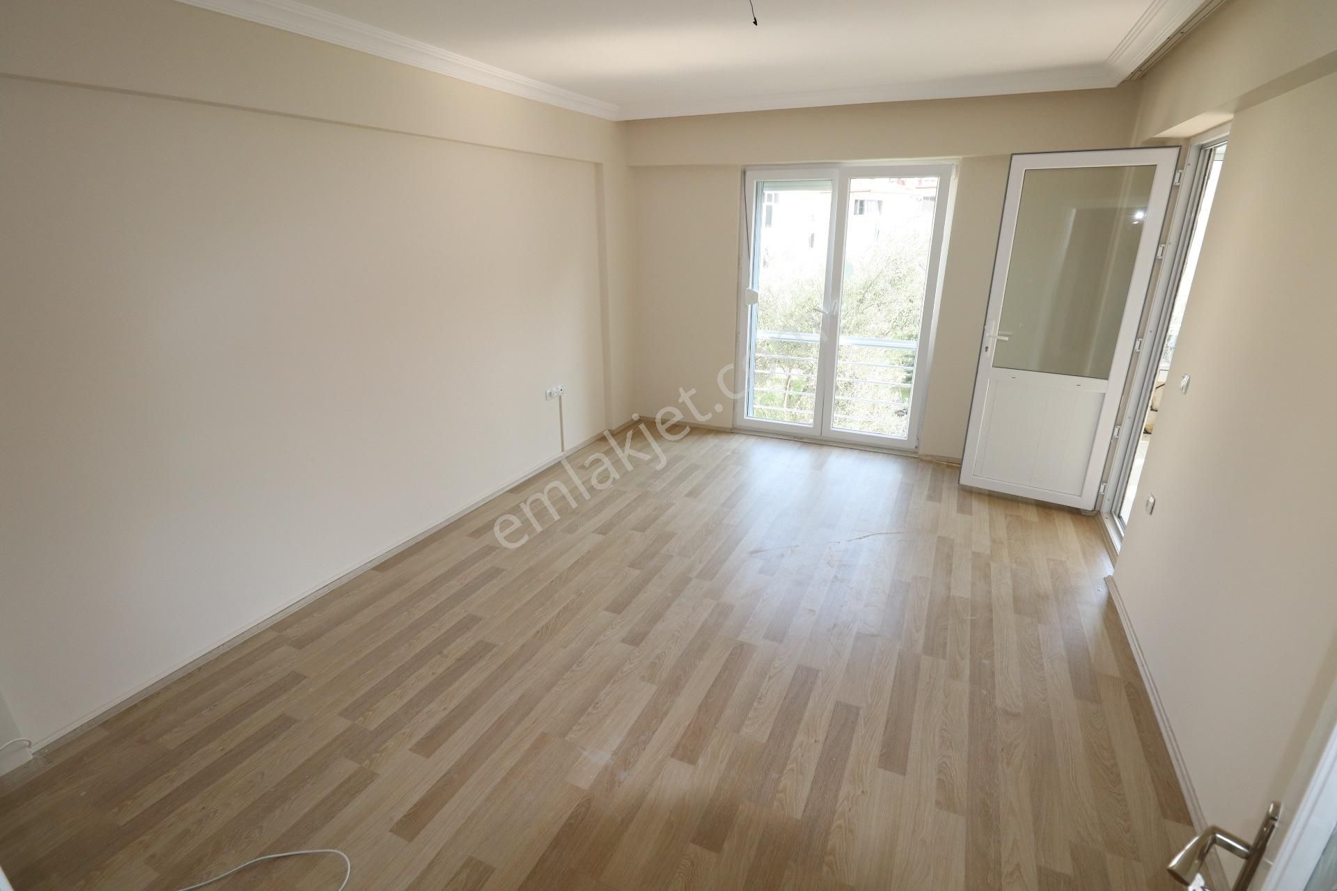Mahmut İşler'den Denize 450 Metre Orta Kat Satılık 2+1 Daire - Görsel 3