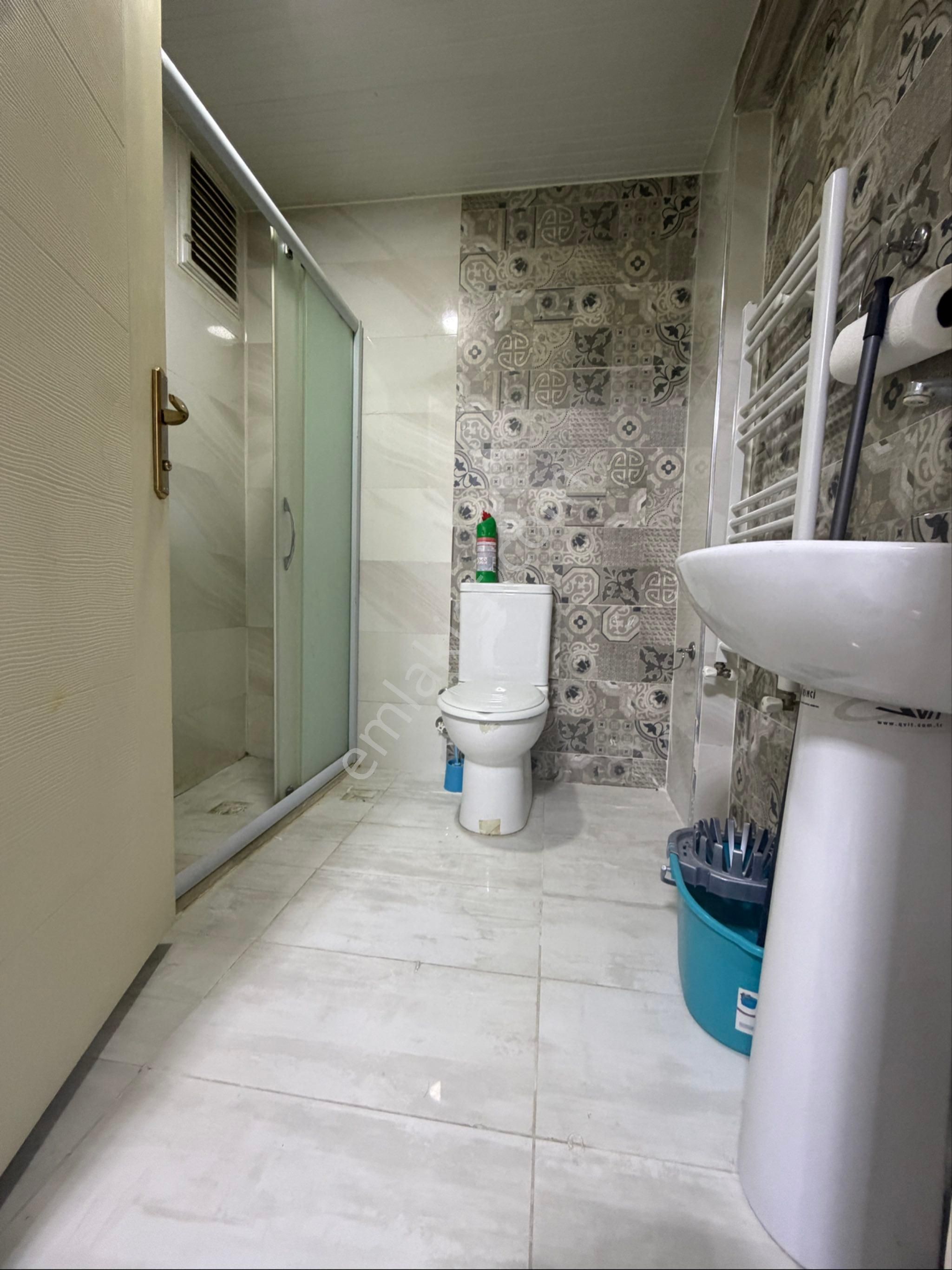 Memurdan Hazır Kiracılı Şehrin Merkezinde 1+1 - Görsel 13