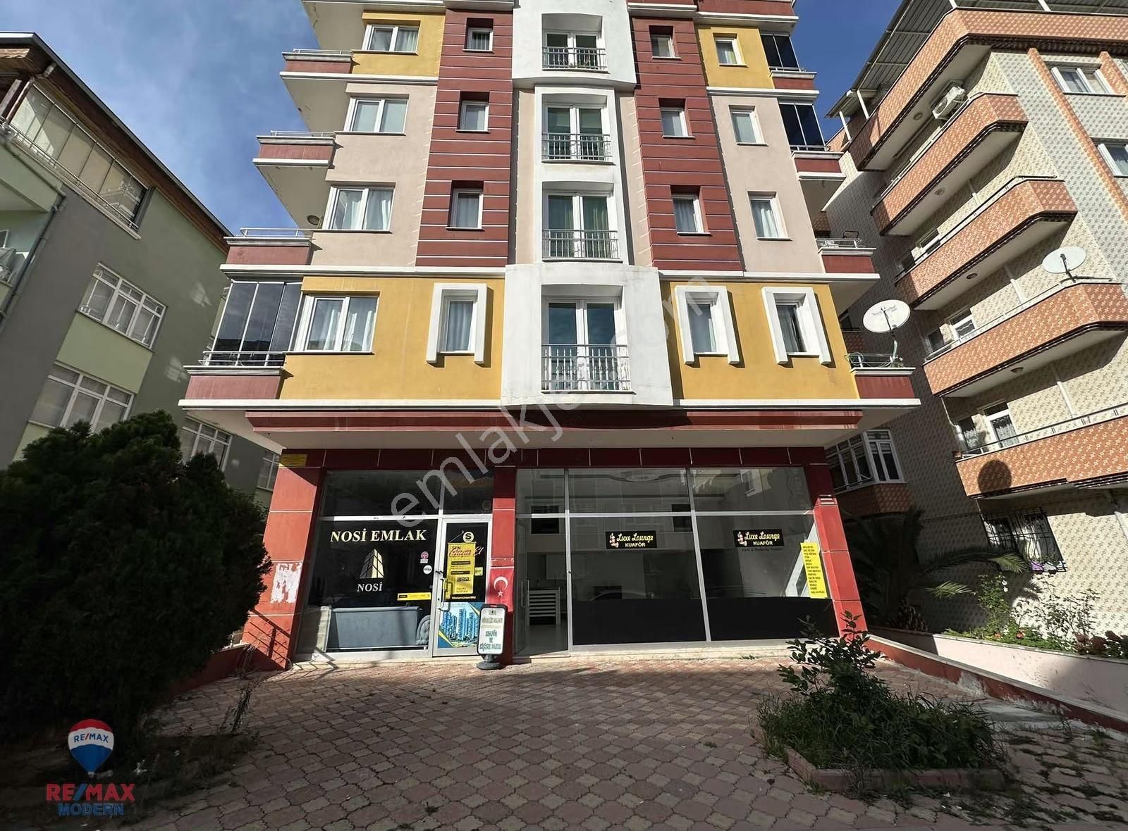 Lozanda Geniş Satılık Dükkan - Görsel 2