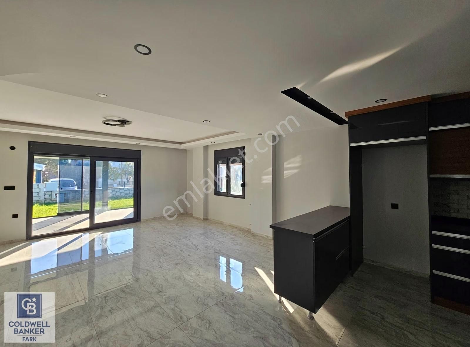 Ayvalık Altınova Mh. Denize Yürüme Mesafesinde Satılık 3+1 Villa - Görsel 8