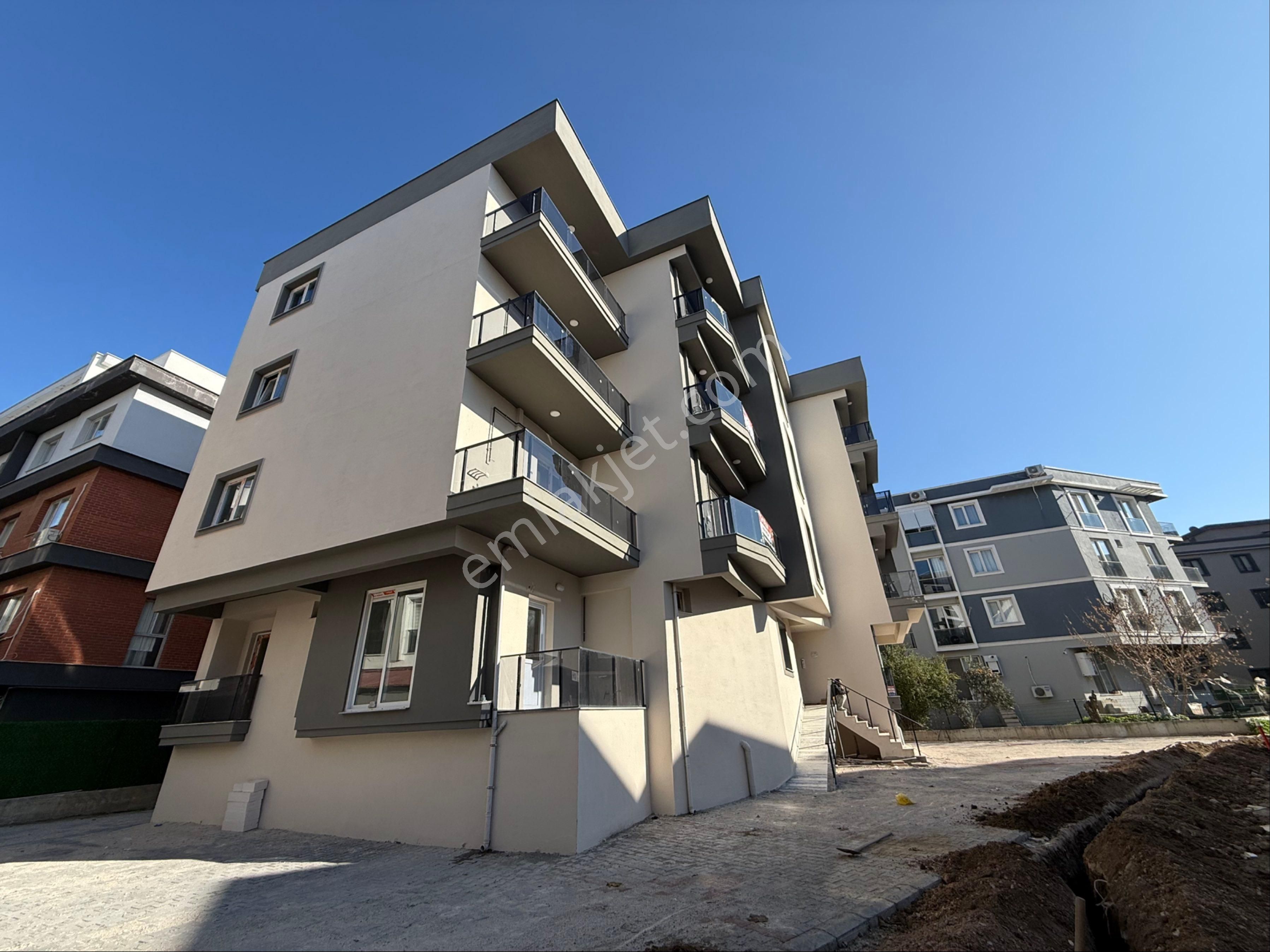 Seyrek Bakırçay Üniversitesine Çok Yakın Mesafede Satılık 1+1 Daire